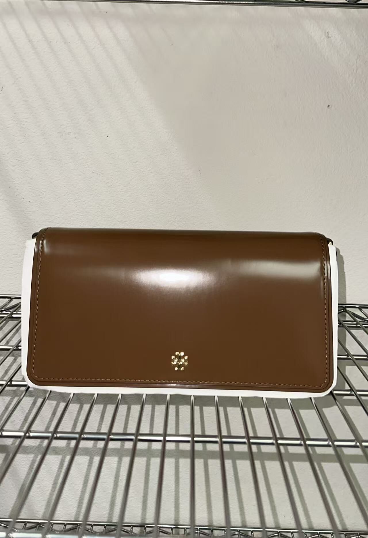 【直播】Tory Burch LX102348 Emerson Patent 斜孭袋 (啡色)