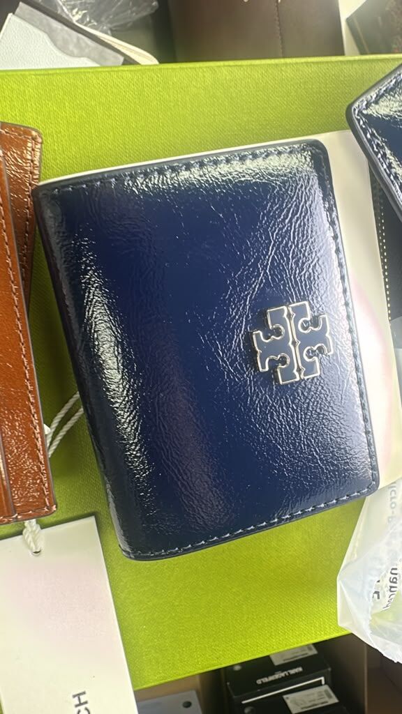 【直播】Tory Burch LX1023906 Patent Leather 系列 (深藍色)