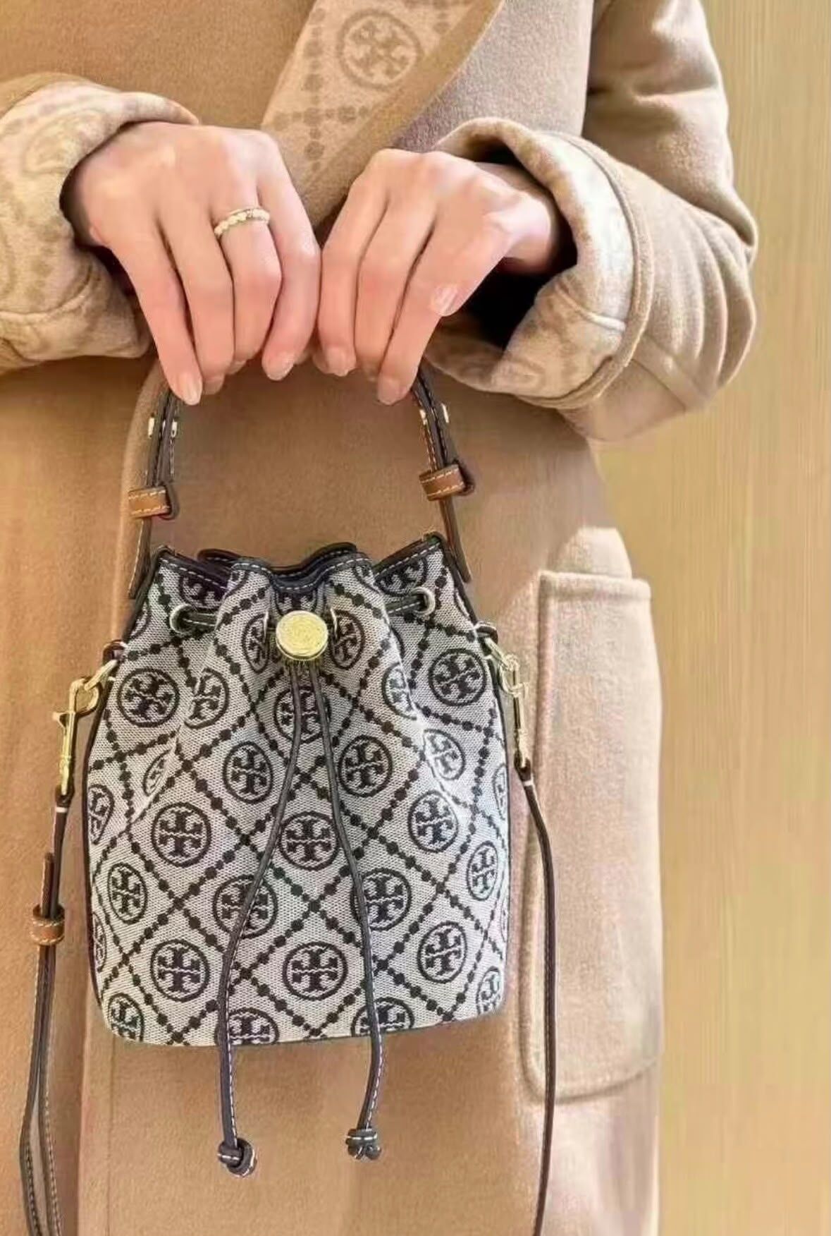 【直播】Tory Burch LX1023911 MINI 老花水桶包