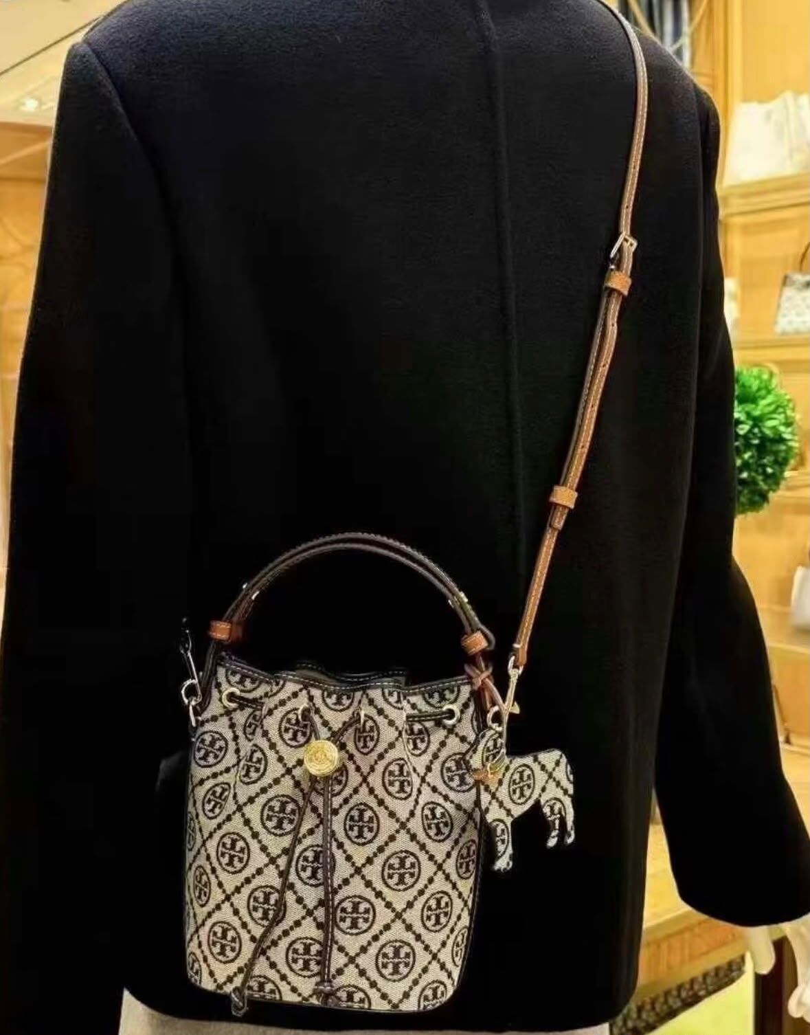 【直播】Tory Burch LX1023911 MINI 老花水桶包