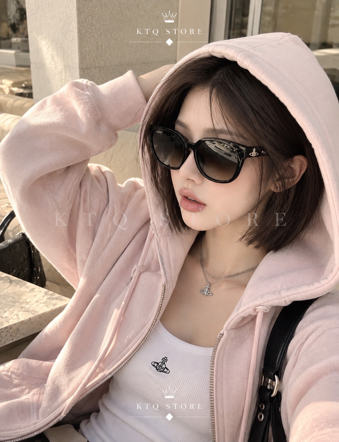 KTQ STORE ‧西太后 鏡腿 Logo 設計 方形太陽眼鏡 男女同款／情侶款 黑色VW5108-1-001