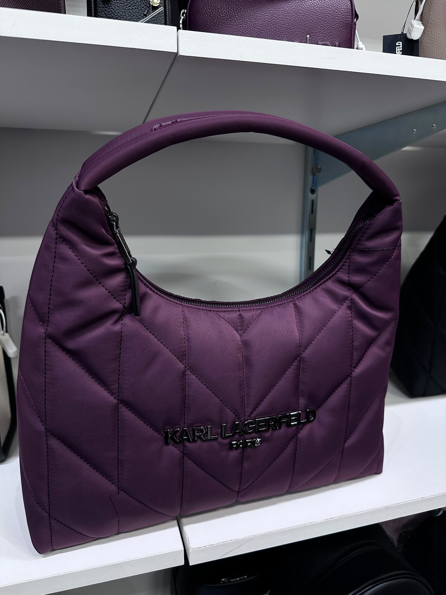 WX74 KL Logo 酒紅色尼龍單肩包 Voyage Quilted Logo Hobo