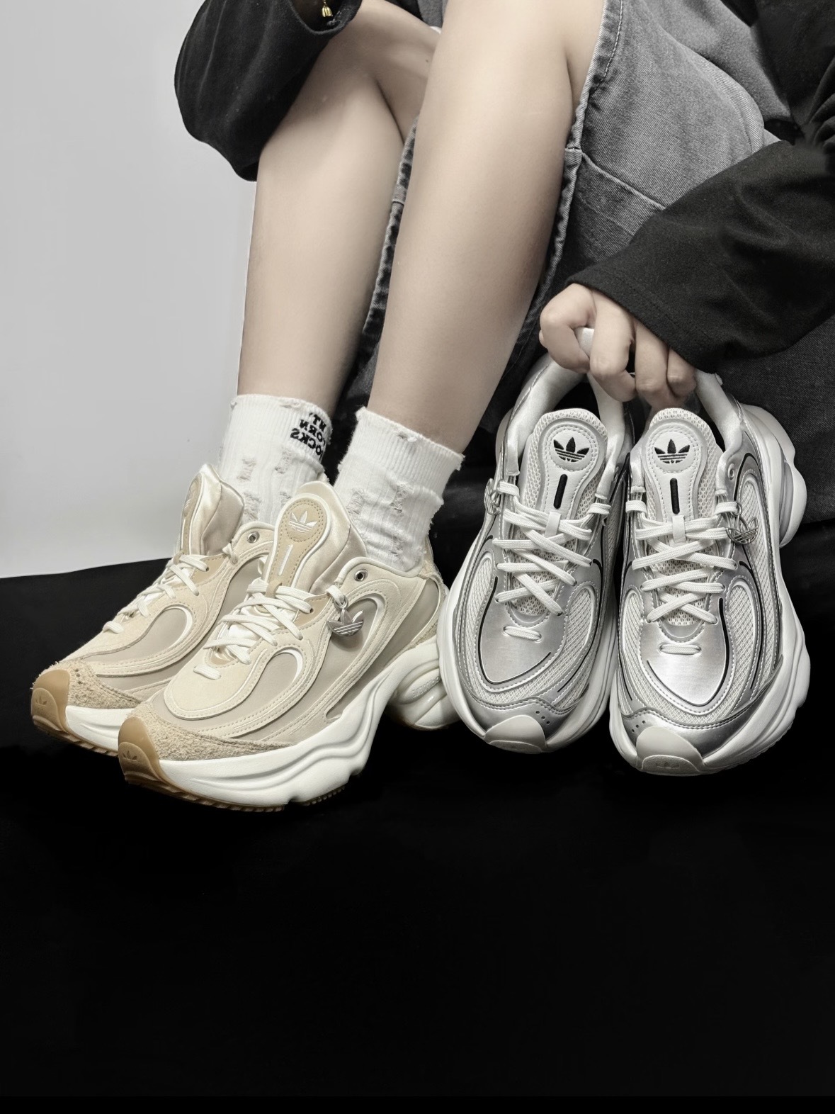 代購-Adidas Originals Ozvenuz 千禧復古 老爹鞋 卡其/銀 KI0558 KI0557