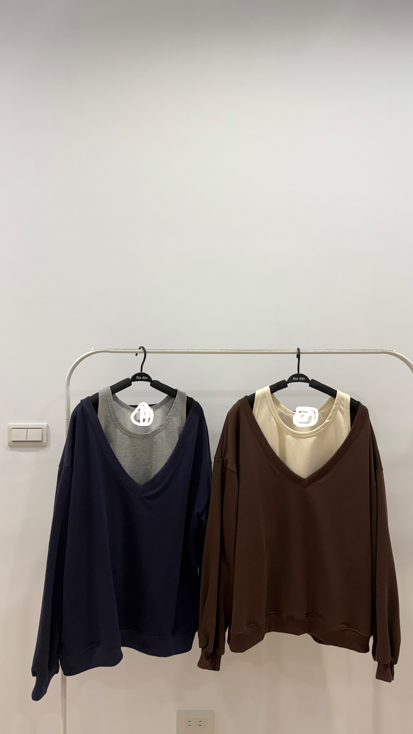 A15- 簡單好看的配色假2件V領衛衣Tee (2色) _6524