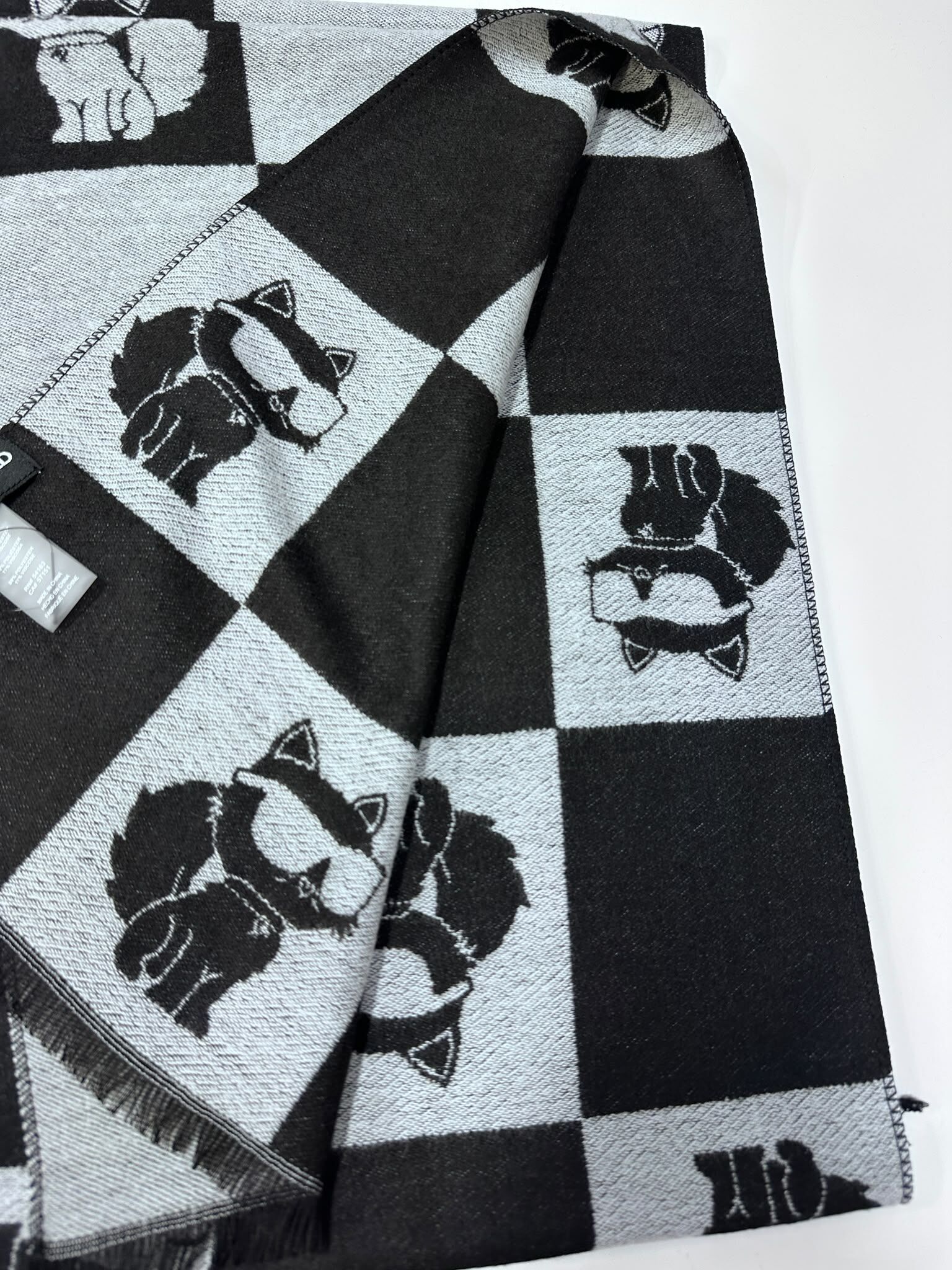 WX14 KL 貓貓圖案黑白棋盤格頸巾  Choupette Scarf