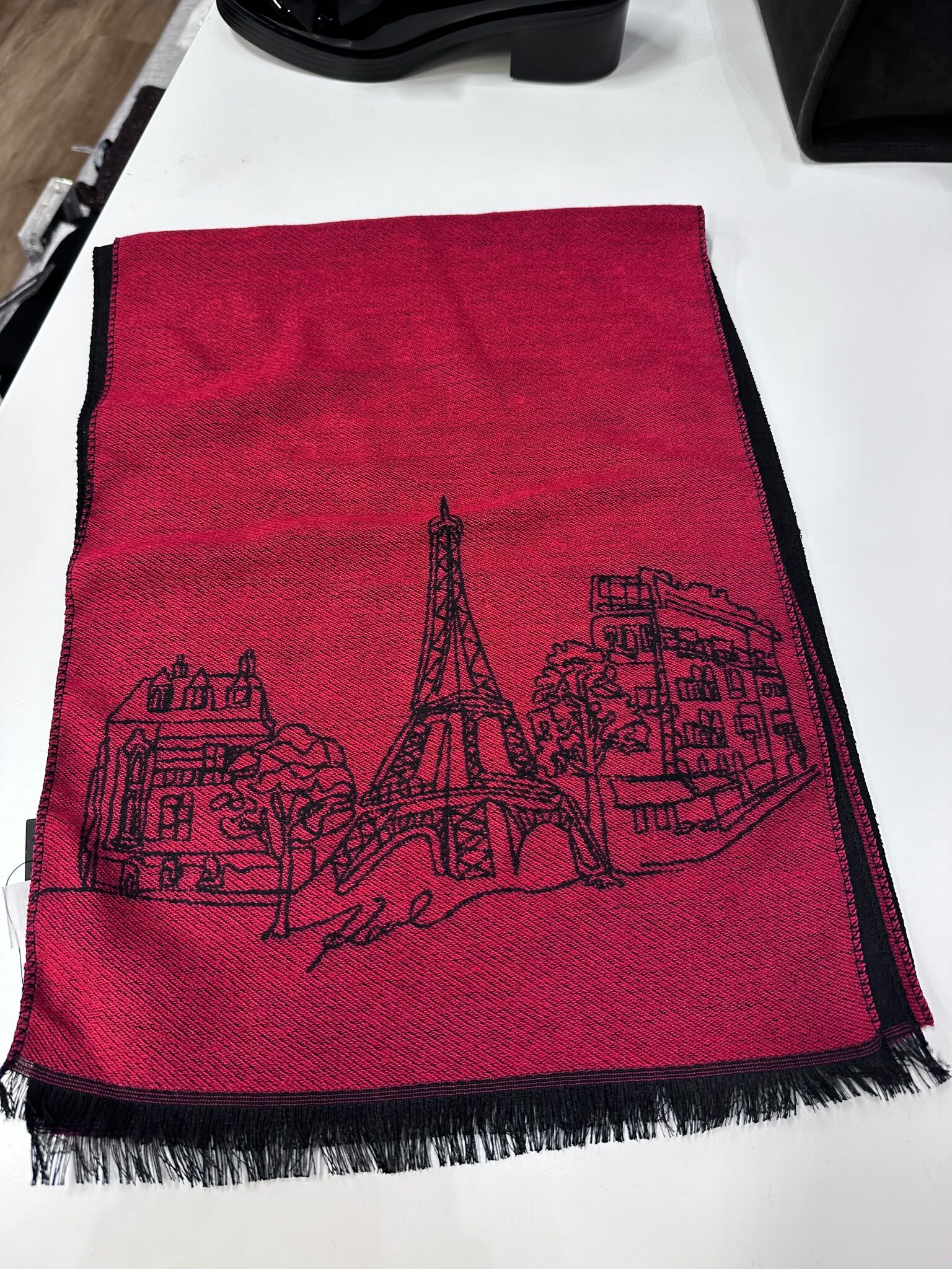 WX15 KL 巴黎街景圖案 紅黑色頸巾 Scarf