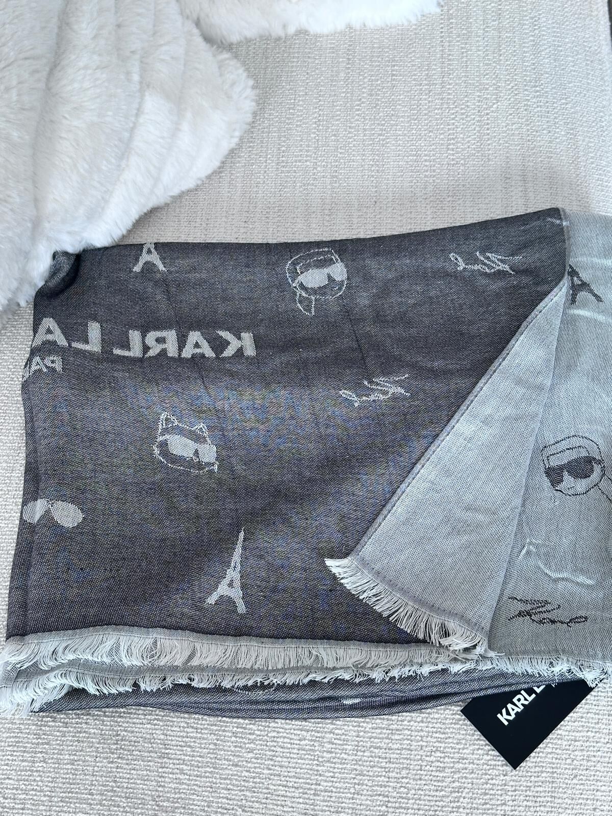 WX19 KL 灰黑拼灰白色老佛爺貓貓絲巾 Karl Icon Pashmina