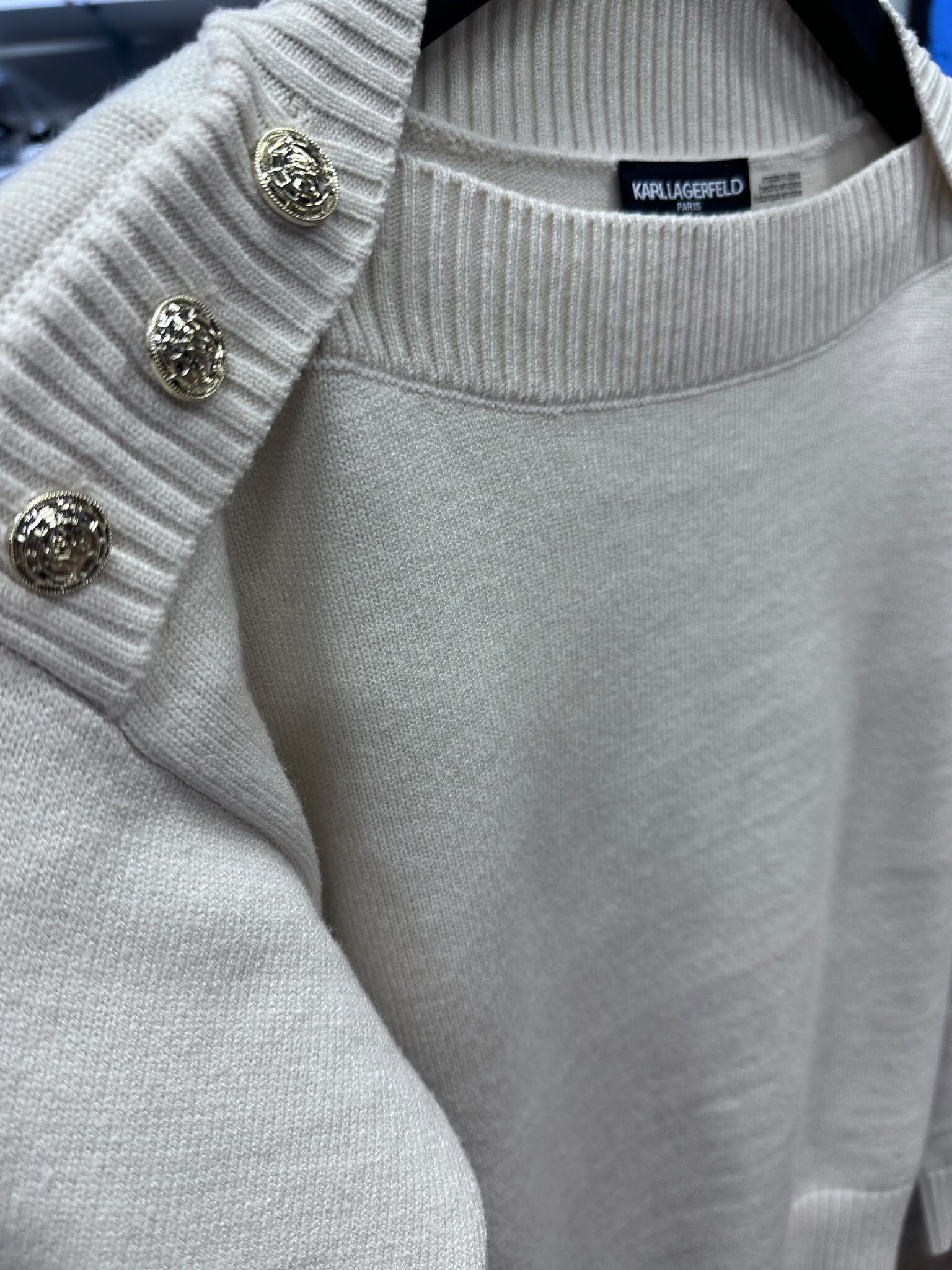 WX28 KL 米白色一字領針織衫 Long Sleeve Boat Neck Button Detail Sweater