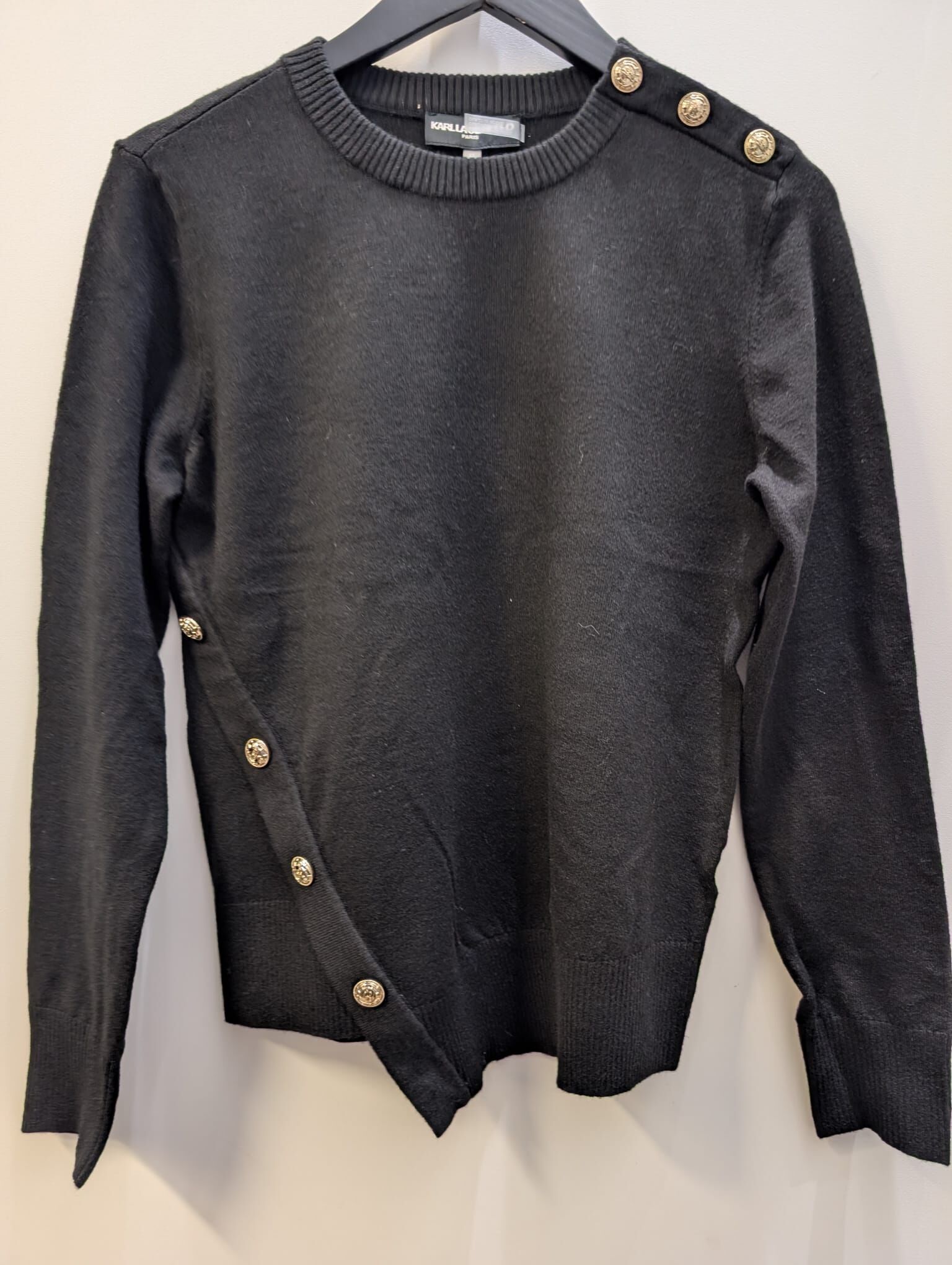 WX30 KL 黑色針織衫 不規則衫腳 Button Detail Sweater