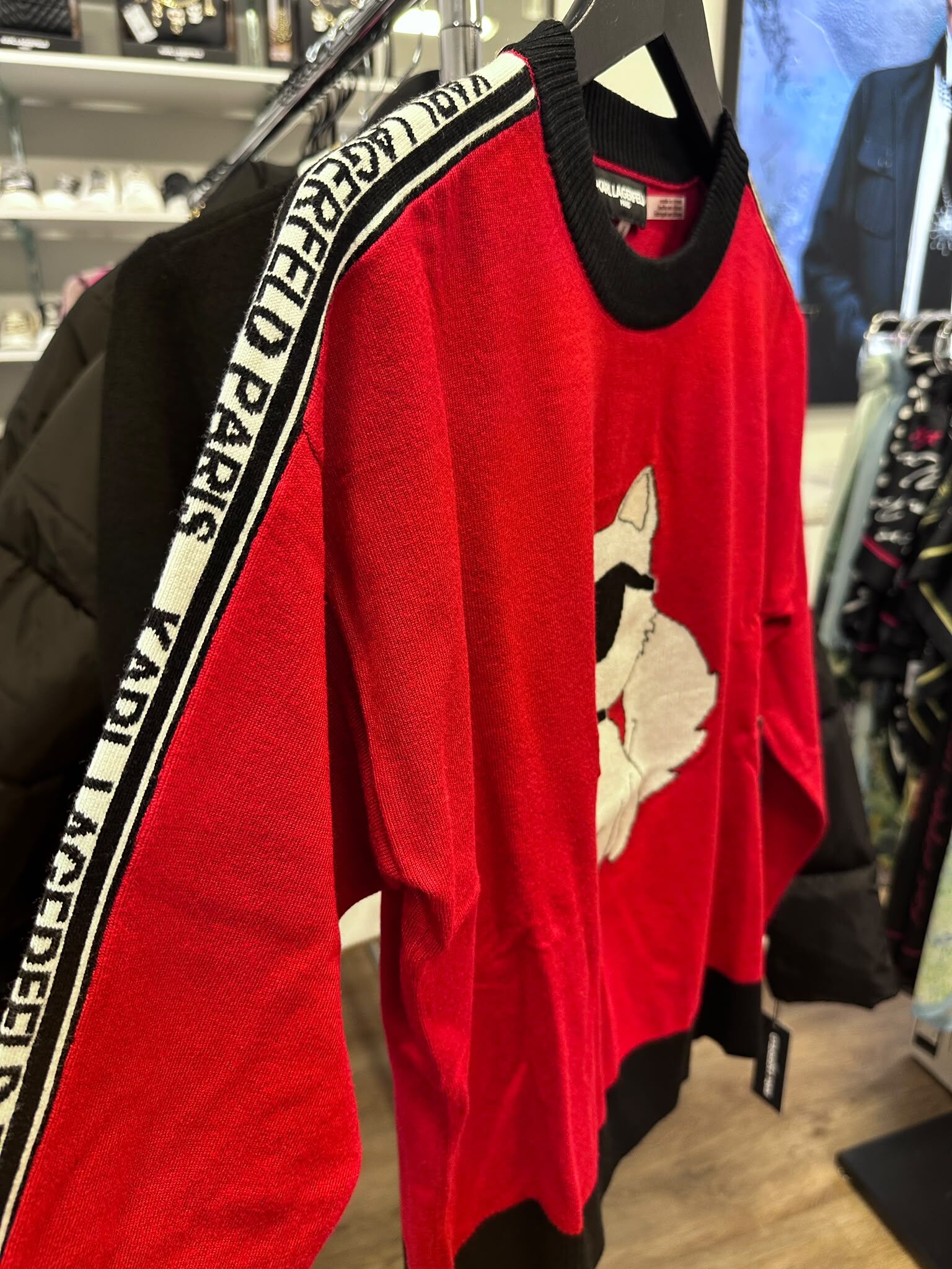 WX32 KL 貓貓圖案 紅色針織衫 Choupette Tape Logo Sweater