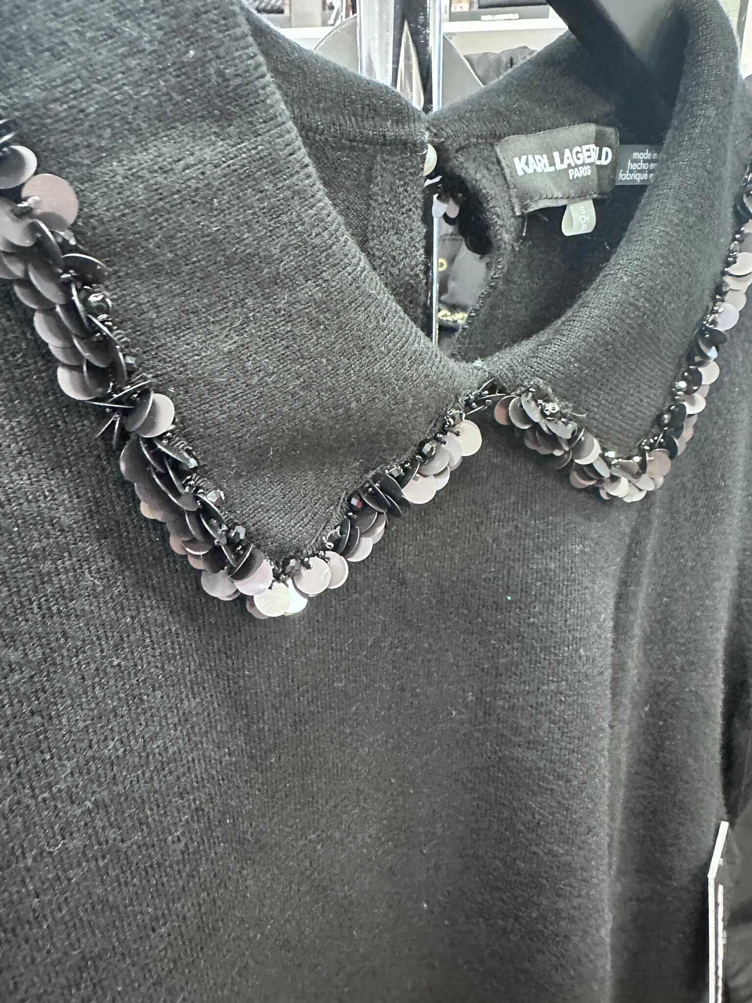 WX36 KL 黑色珠片Polo領 短袖黑色針織衫  Embellished Short-Sleeve Sweater