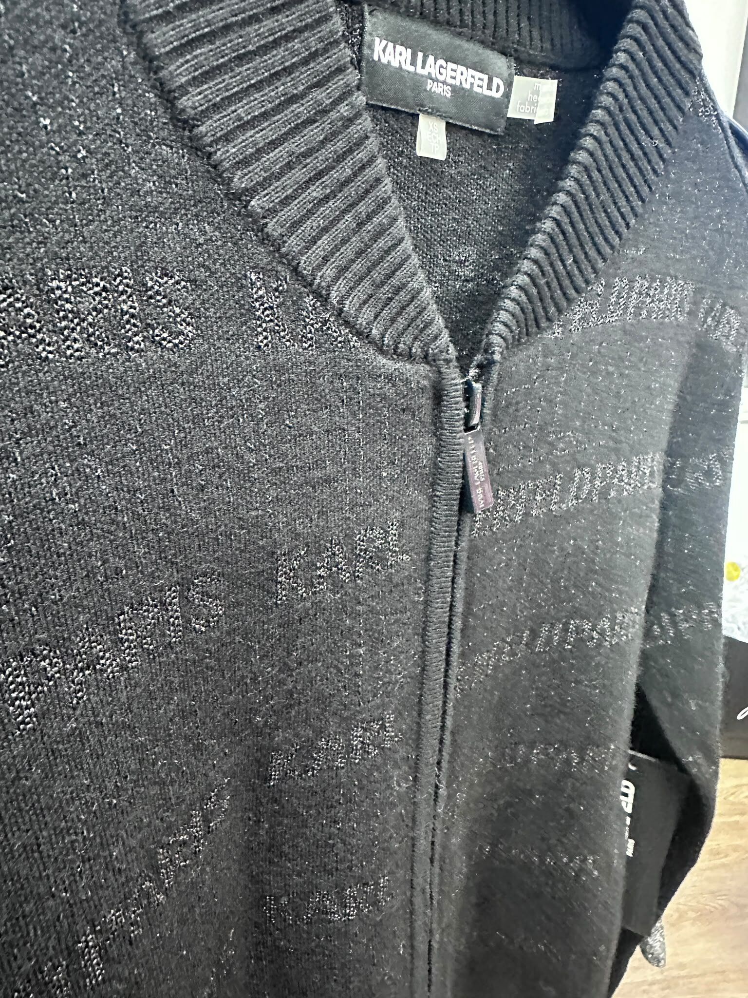 WX43 KL 黑色logo黑色拉鍊外套 Logo Tape Sweater Jacket