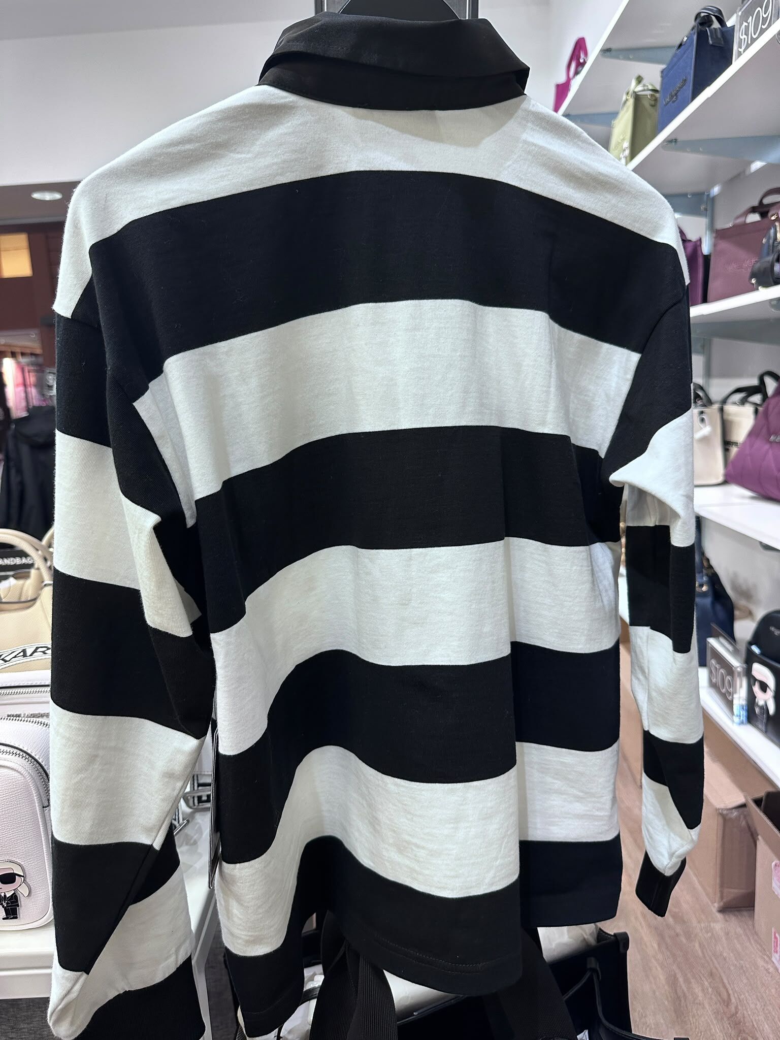 WX49 KL 閃閃logo 黑白間條長袖Polo衫