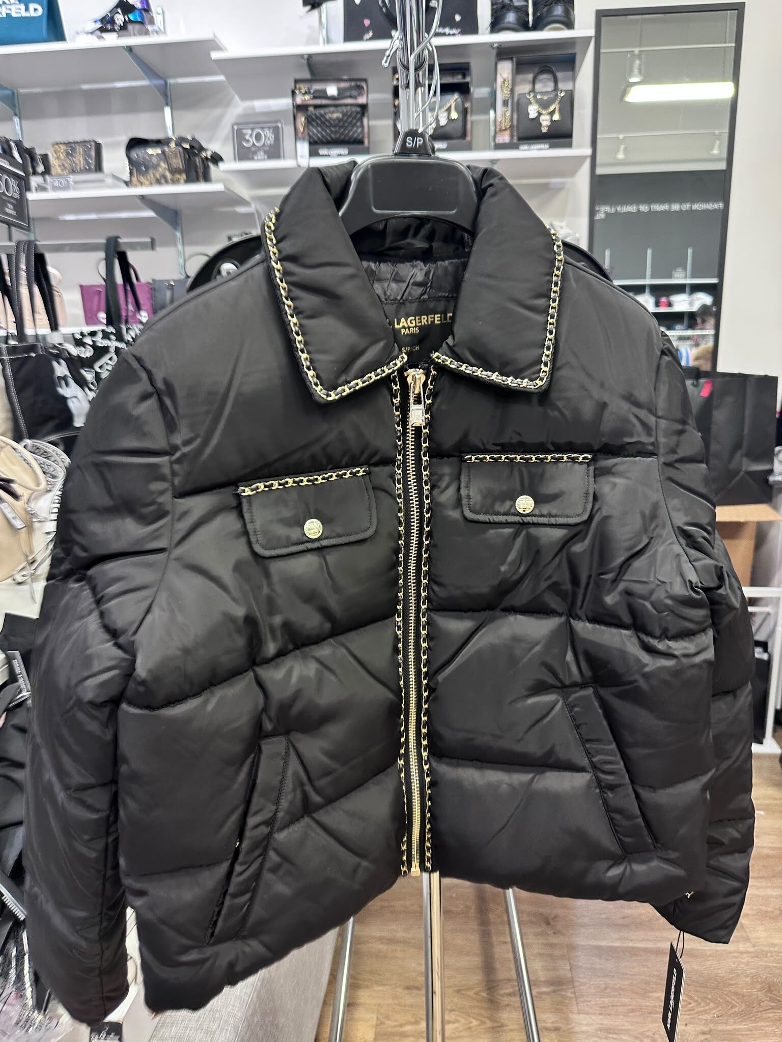 WX54 KL 黑色夾棉外套 配金色鏈邊 Cropped Chain Trim Puffer