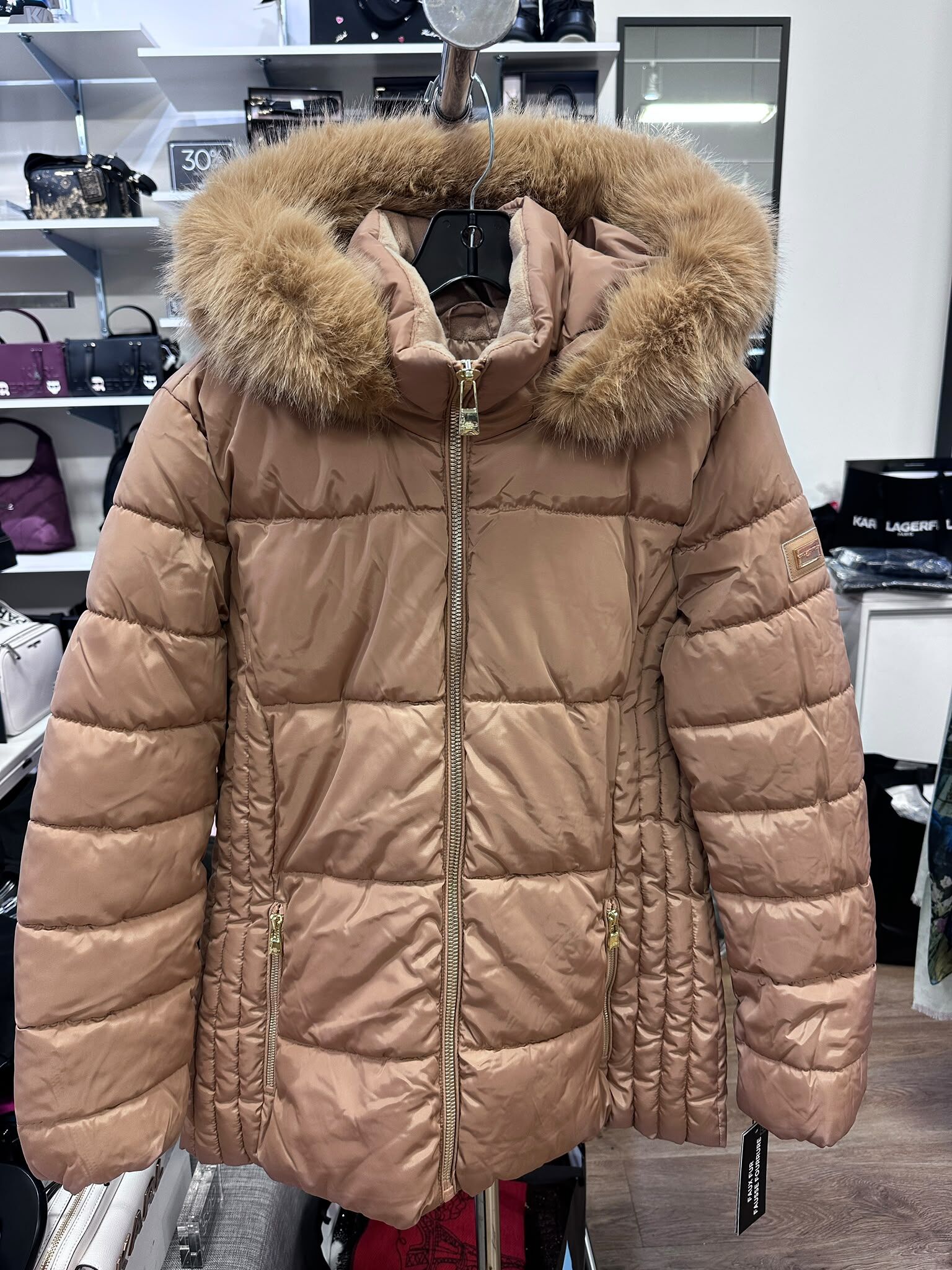WX55 KL 杏色修腰毛毛帽夾棉外套 Faux Fur Trim Hooded Short Puffer