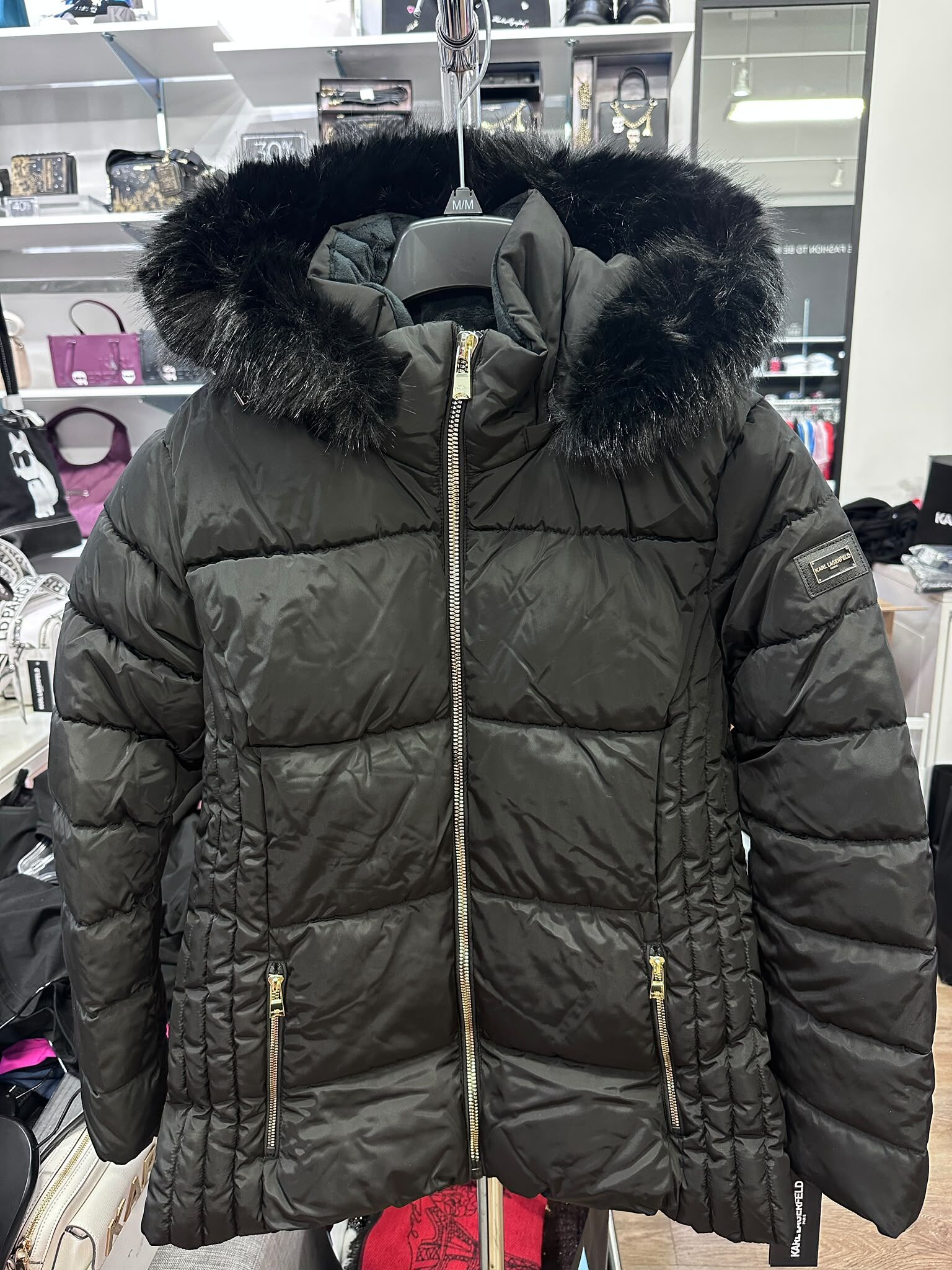 WX56 KL 黑色修腰毛毛帽夾棉外套  Faux Fur Trim Hooded Short Puffer