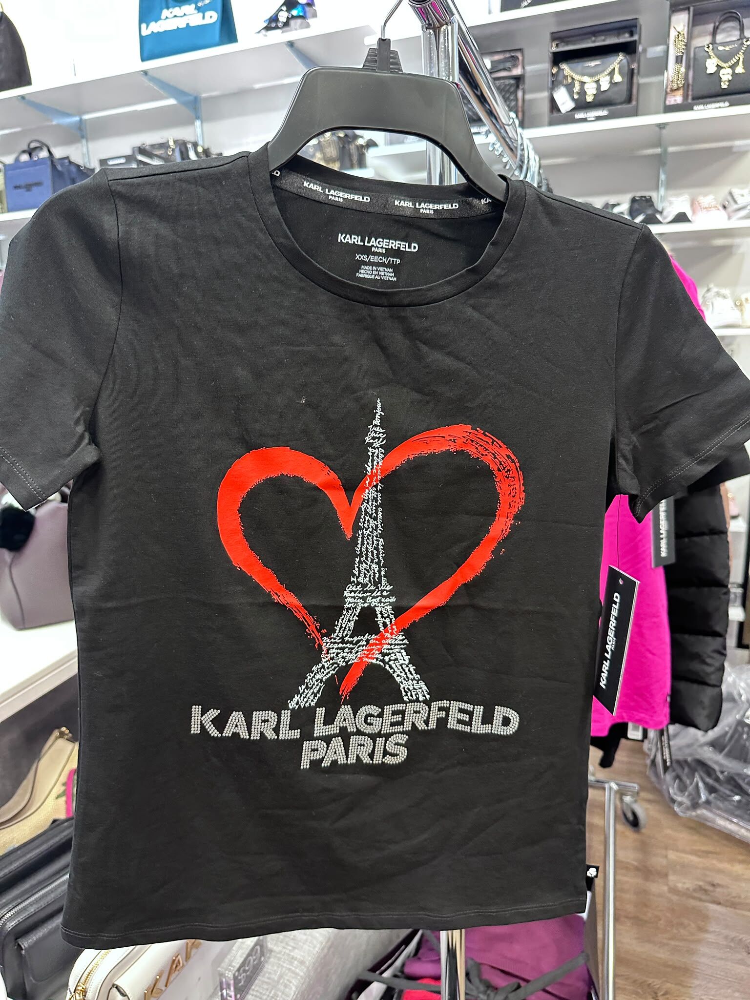 WX69 KL 紅色心心巴黎鐵塔圖案 黑色短袖衫  Paris Heart Crystal Graphic Tee