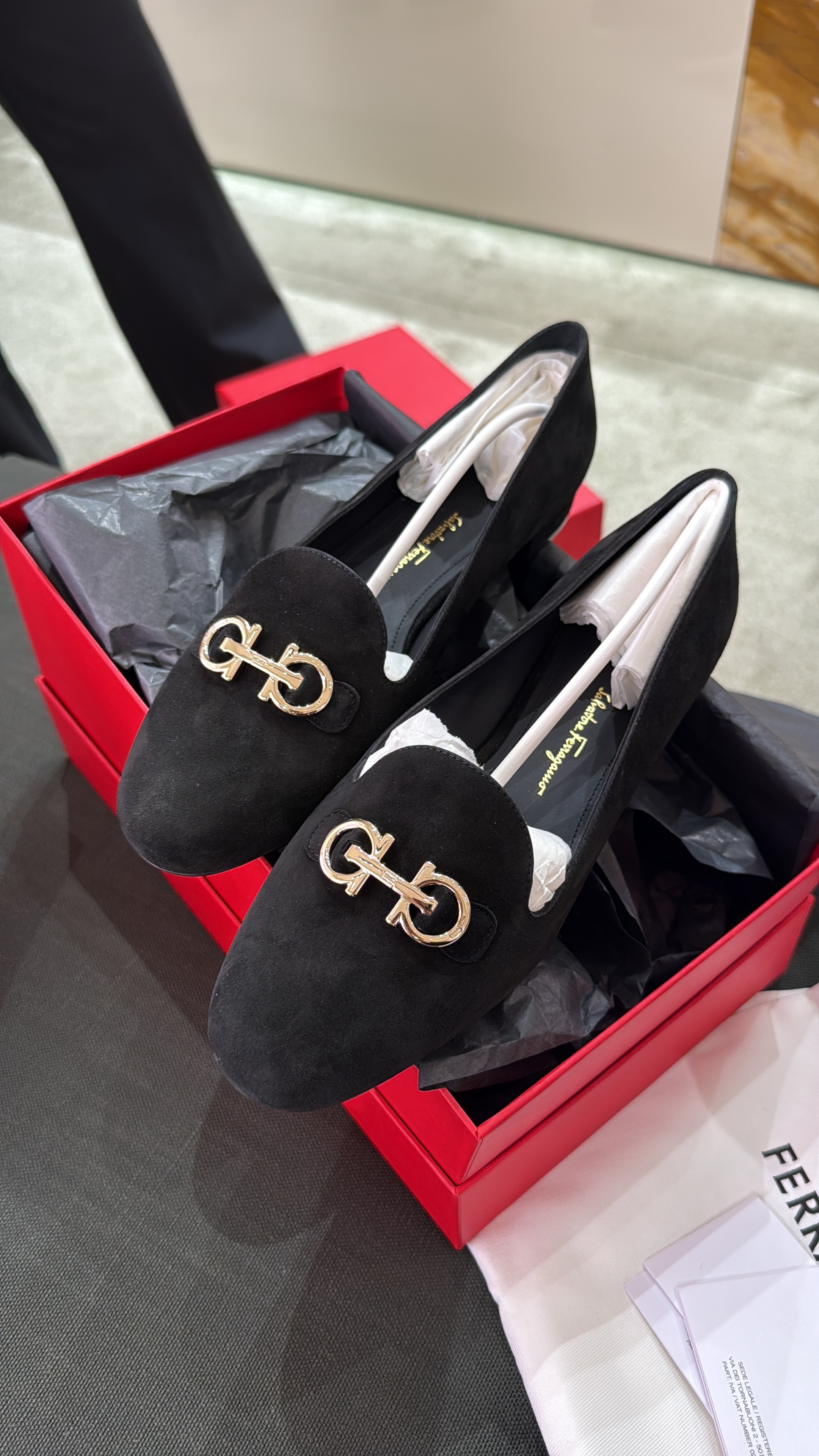 Ferragamo New Hausen Loafers black pink