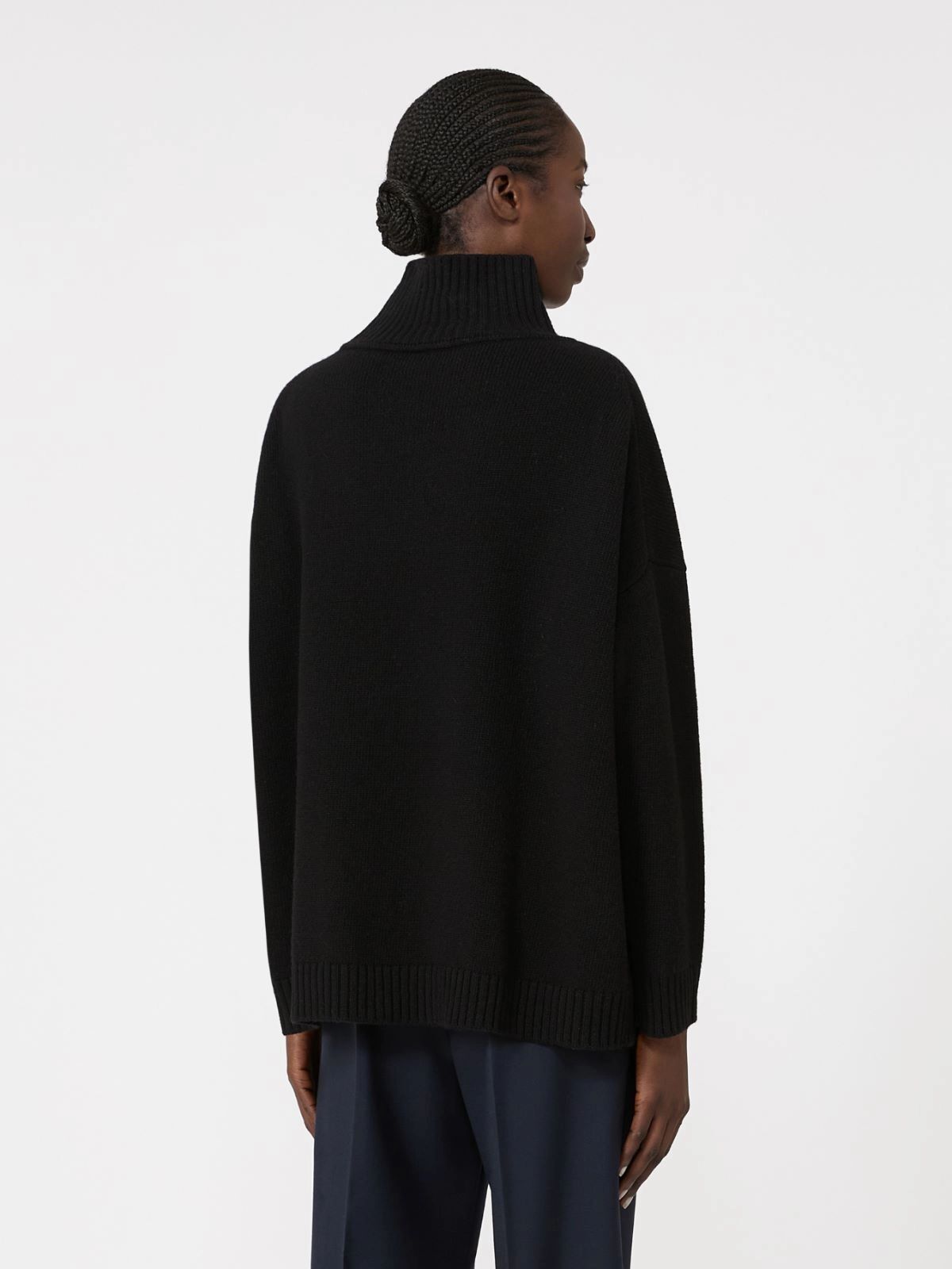 1FA1025-227 [MAX MARA WEEKEND] WKDBORGIA 毛衣 黑色 #262536614260007 (EU)