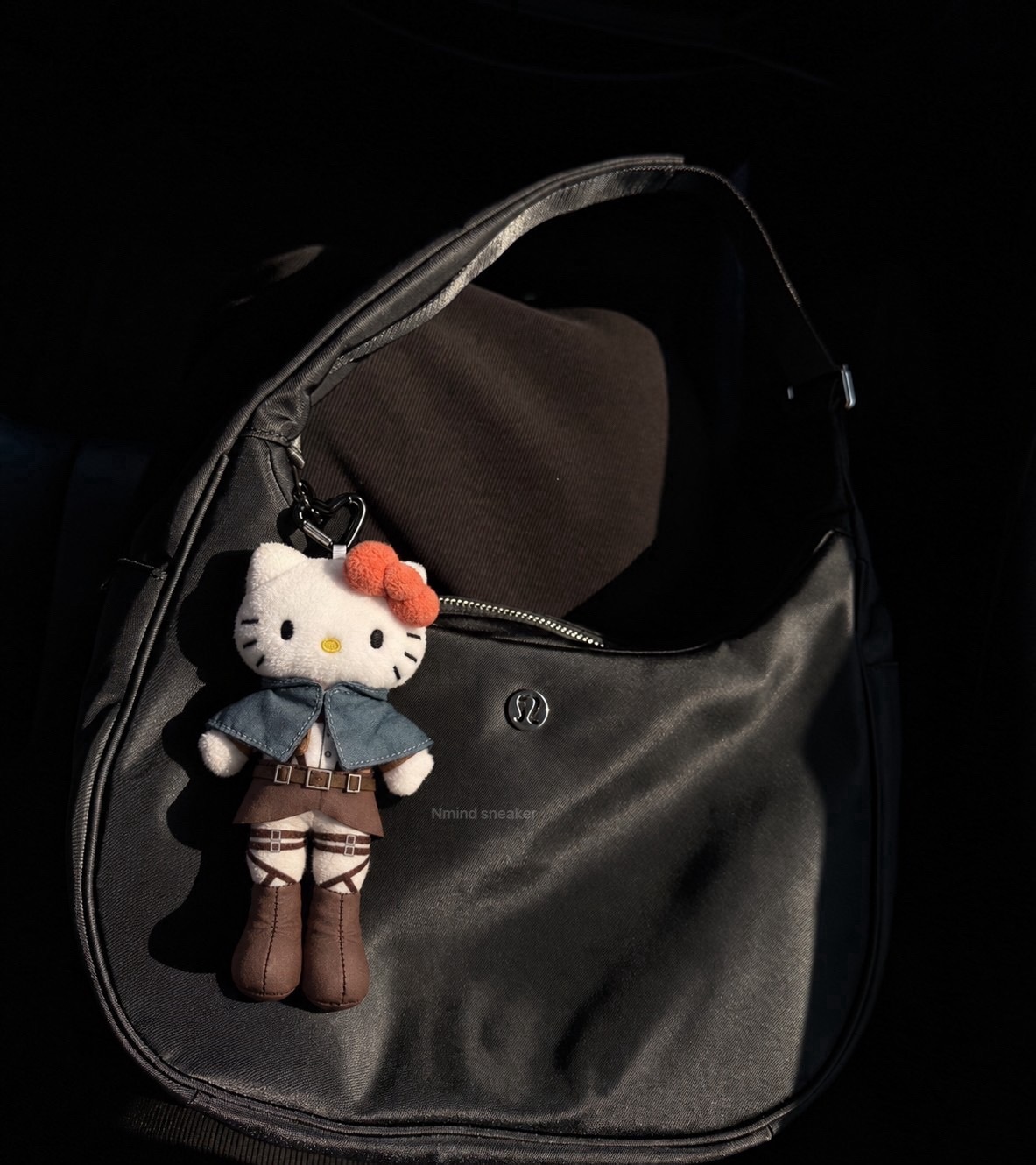 <進擊的長腿😍> 日本限定 Hello Kitty × 進擊的巨人 聯名吊飾 長腿KITTY