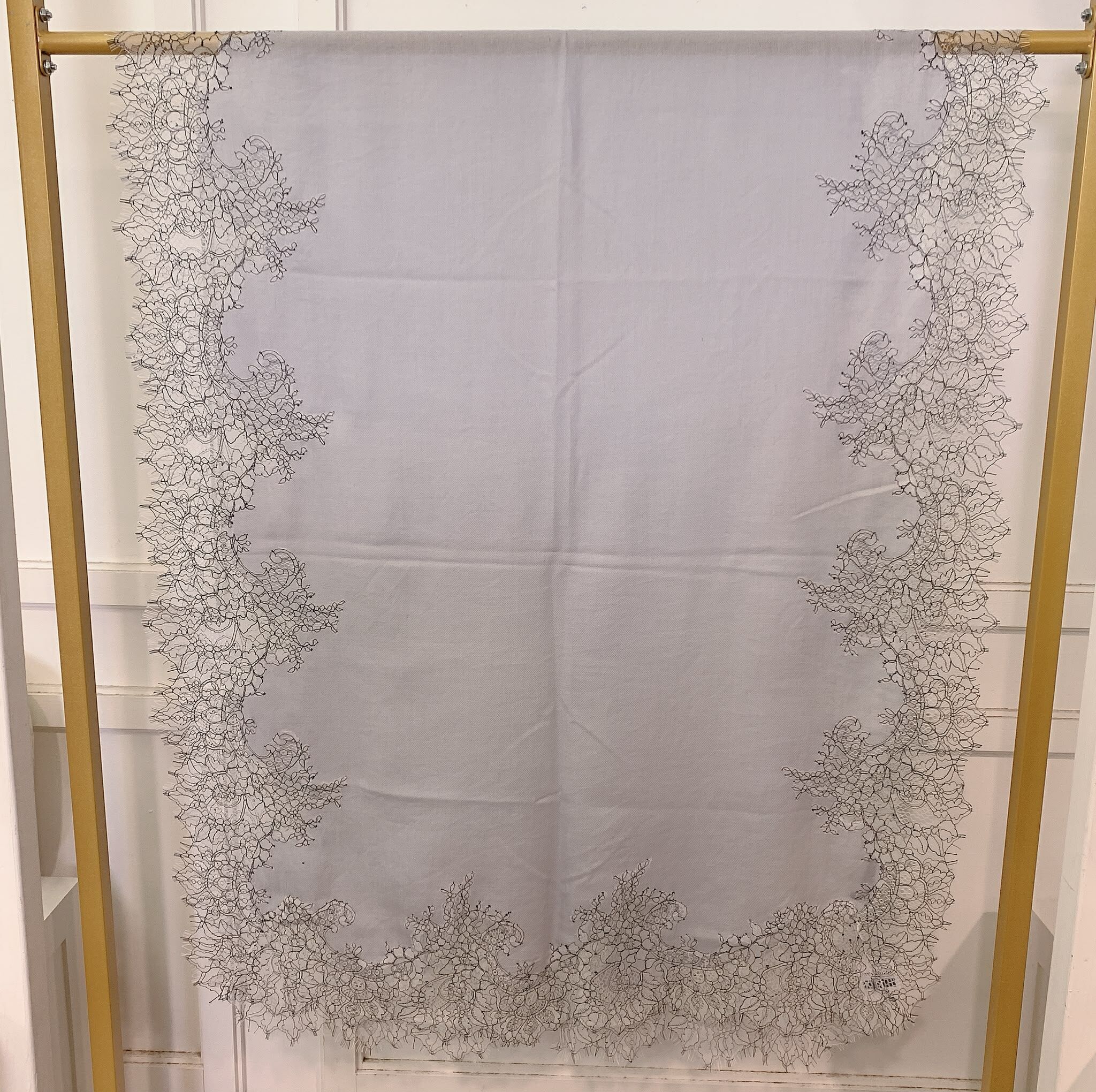 ACC-CCG1025-040 [705387] 85% Wool 15% Silk+ Lace 約:70x180cm (A40)