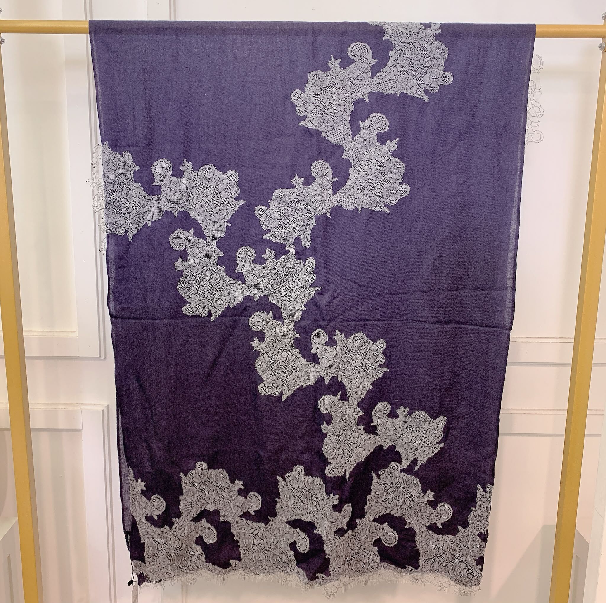 ACC-CCG1025-043 [705389] 85% Wool 15% Silk+ Lace 約:70x180cm (A43)
