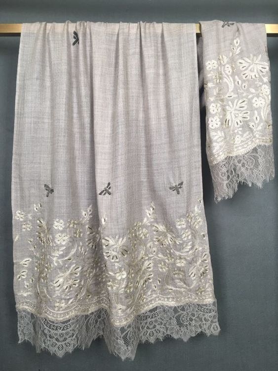 ACC-CCG1025-050 [701848] 刺繡 75%MerinoWool 20%Silk 5%Cashmere 約:70x180cm (A50)