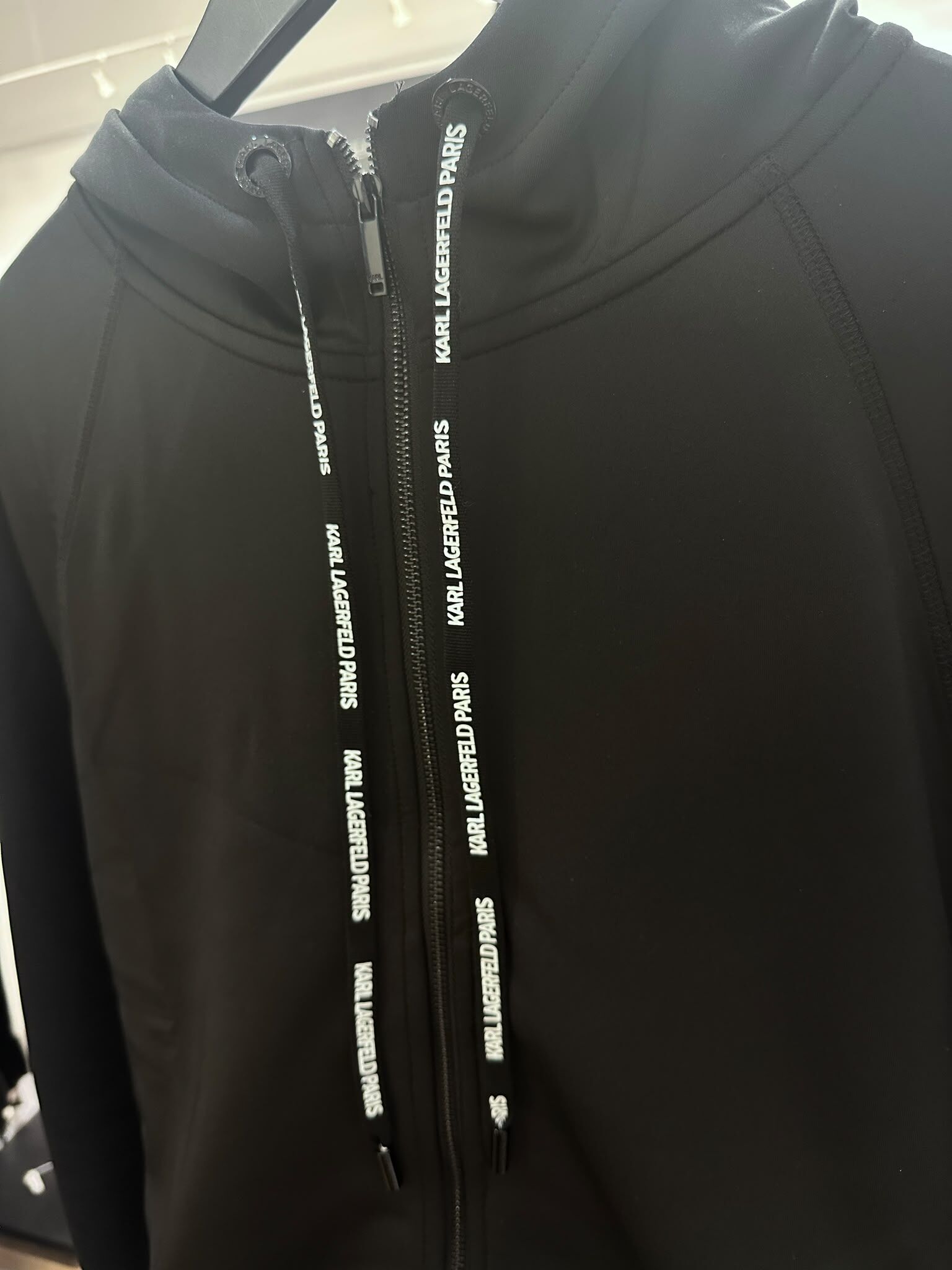 WX83 KL 黑色連帽拉鏈薄外套 Logo Tape Track Jacket