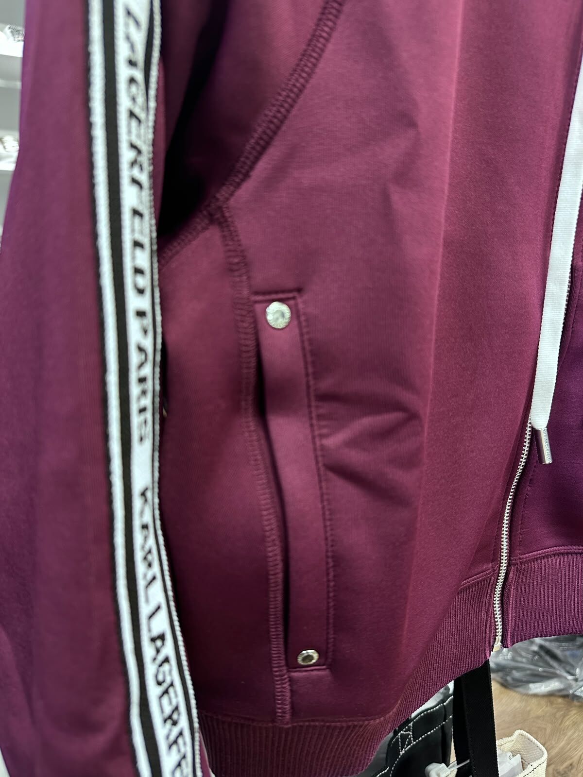WX84 KL 酒紅色連帽拉鏈薄外套 Logo Tape Track Jacket