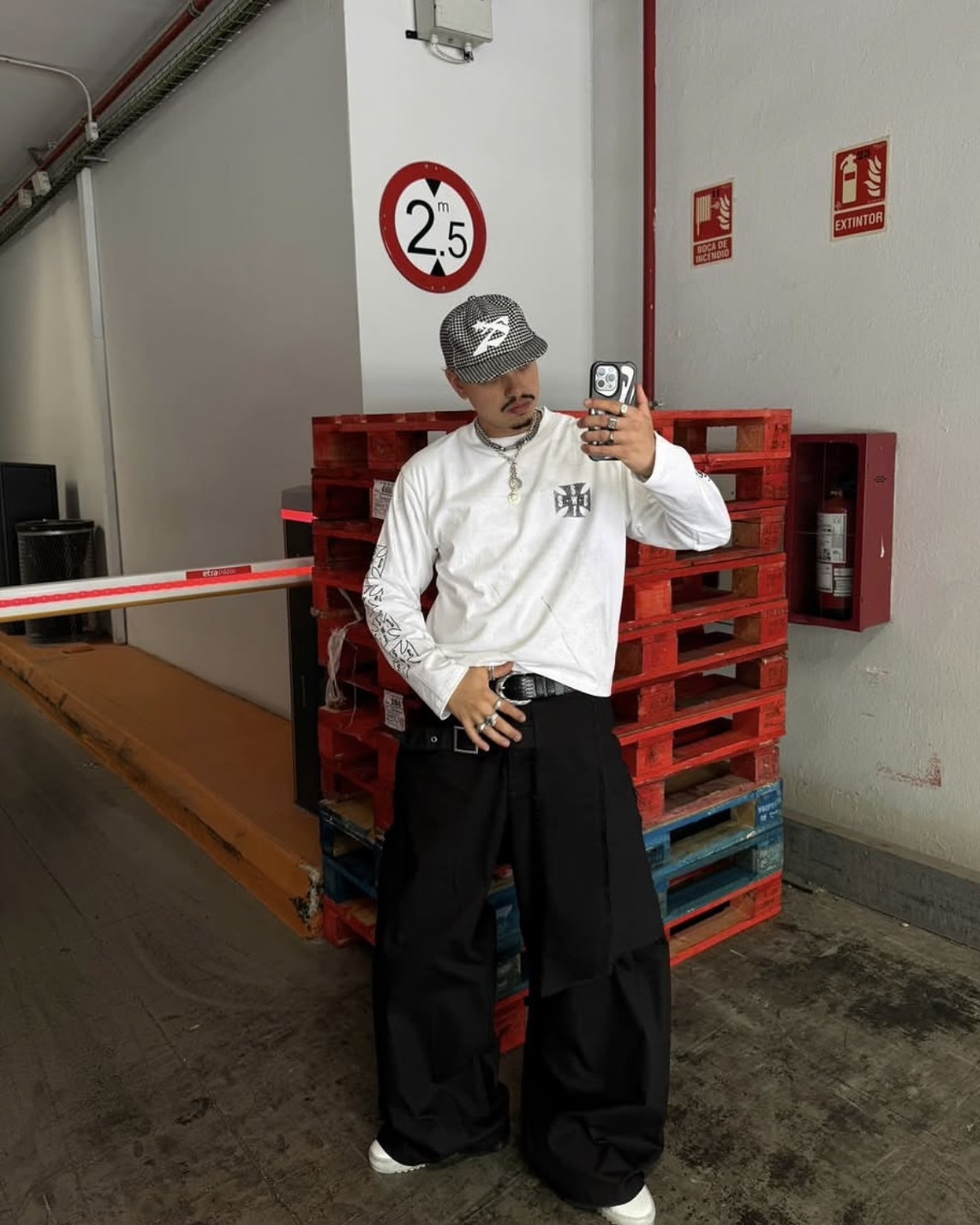 （現貨） 越南品牌 SWE CROSS L/S BOXY 薄長袖 SWE01