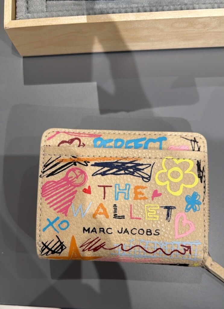 GJ020 Marc Jacobs The Utility Wallet 塗鴉限定系列皮革拉鍊中短銀包