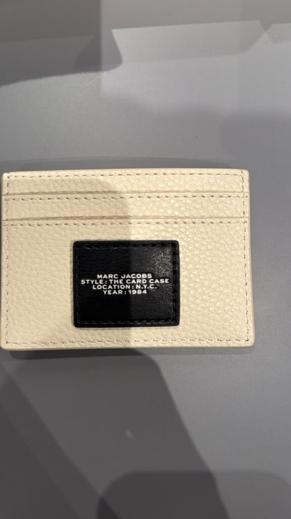 GJ022 Marc Jacobs 雛菊刺繡系列皮革卡套