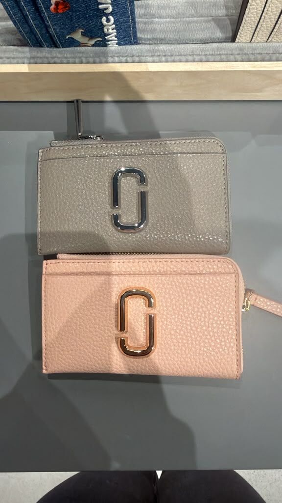 GJ019 Marc Jacobs The J Marc Pebble Top Zip Multi Wallet 荔枝紋皮革拉鍊卡包
