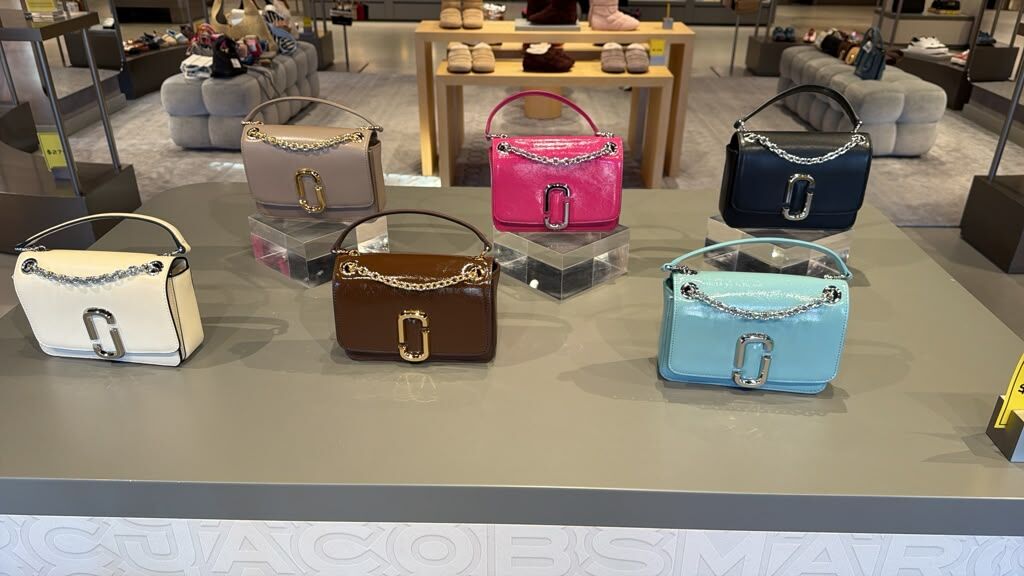 GJ039 Marc Jacobs The J Marc 翻蓋皮革鏈條風琴包 19x14cm