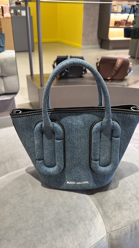 GJ042 Marc Jacobs The Babe Small 牛仔系列小號梯形Tote Bag 30x19cm