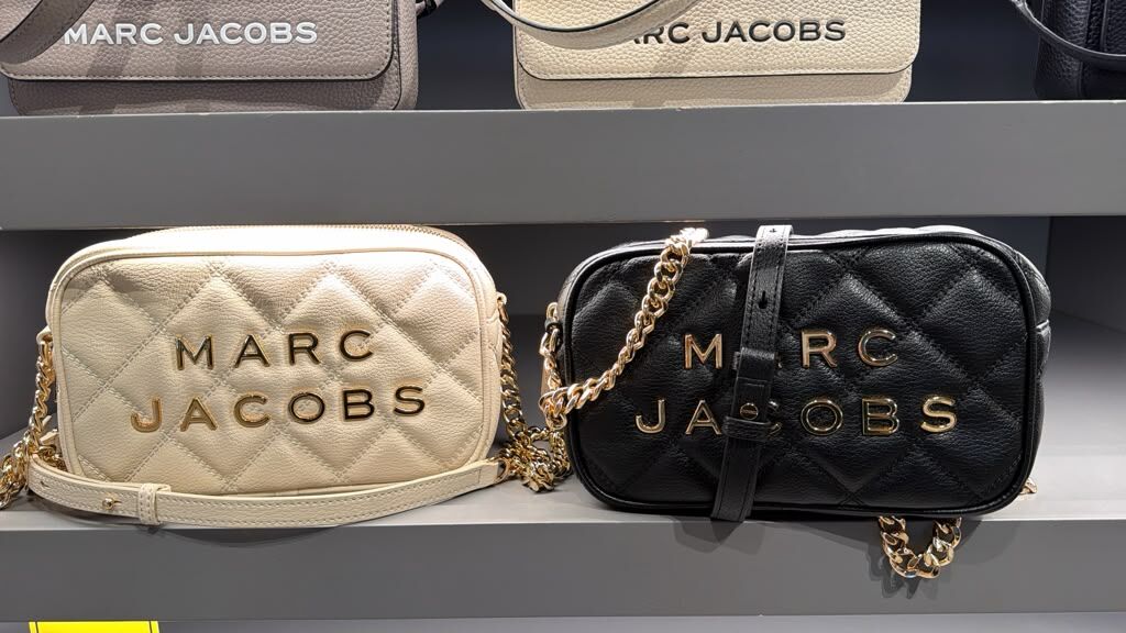 GJ043 Marc Jacobs 菱格絎縫荔枝紋皮革相機包 23x13cm