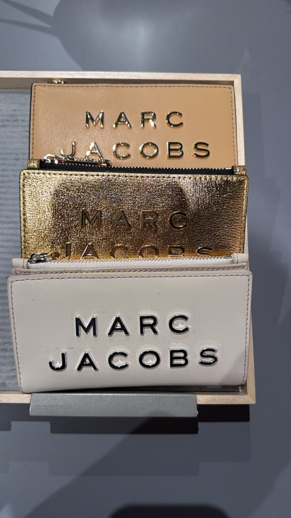 GJ064 Marc Jacobs 金屬字母防刮多功能拉鍊零錢包