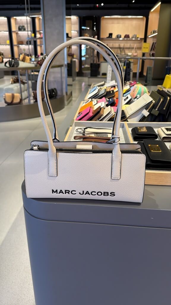 GJ070 Marc Jacobs 荔枝紋皮革法棍包 28x13cm