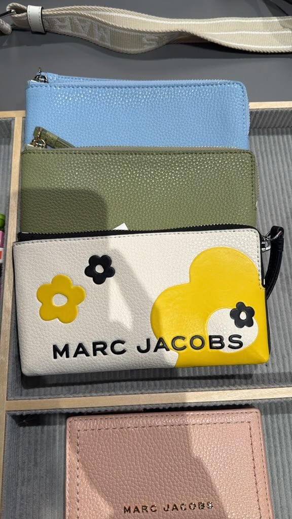 GJ082 Marc Jacobs 荔枝紋拉鍊卡包 19x10cm