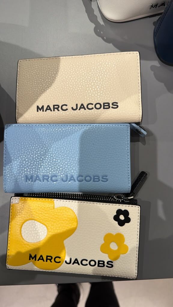 GJ086 Marc Jacobs 荔枝紋牛皮多功能卡拉鍊卡包