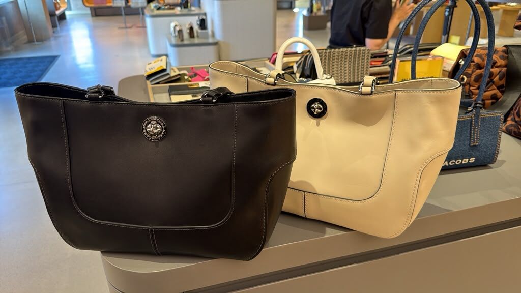 GJ087 Marc Jacobs Signet Turnlock Leather Tote 40x24cm