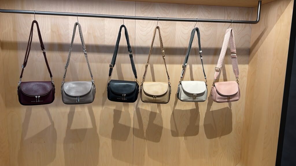 GJ090 Marc Jacobs The Groove Mini 信封式小豬包 24x17cm