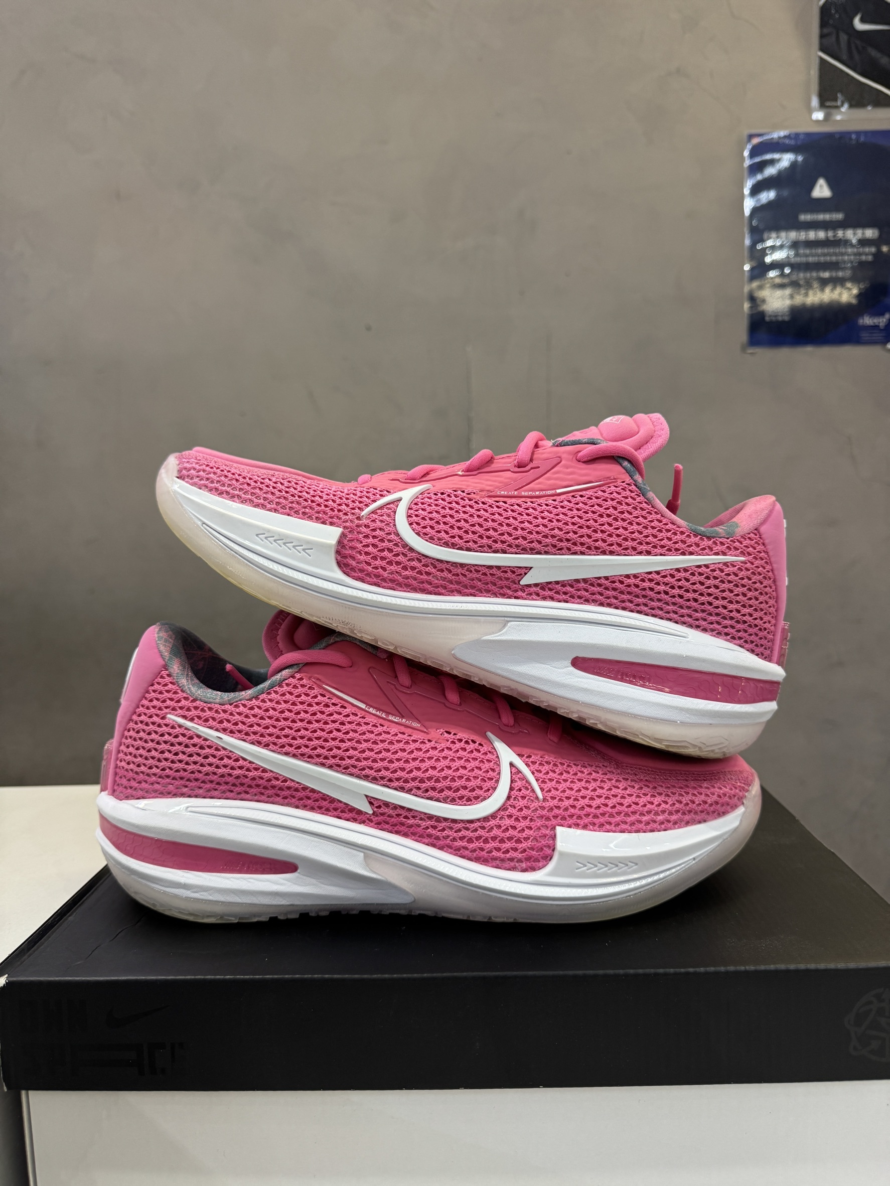 男生US9.5/27.5CM [二手商品不退換]男鞋 NIKE AIR ZOOM GT CUT UNSEEN HOURS VIRGINIA 桃紅 粉色 氣墊 緩震 實戰 籃球鞋【CZ0176-600】GTCUT GT1 CUT1