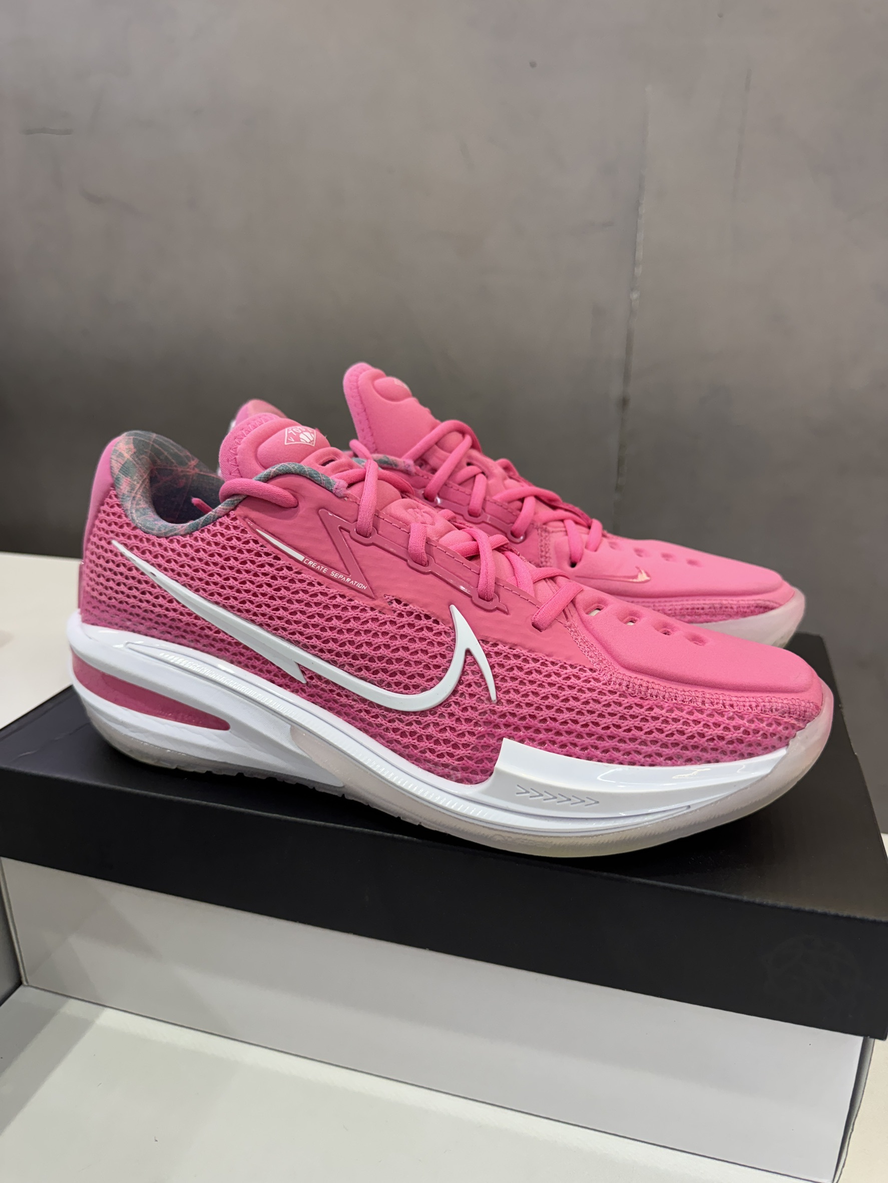 男生US9.5/27.5CM [二手商品不退換]男鞋 NIKE AIR ZOOM GT CUT UNSEEN HOURS VIRGINIA 桃紅 粉色 氣墊 緩震 實戰 籃球鞋【CZ0176-600】GTCUT GT1 CUT1