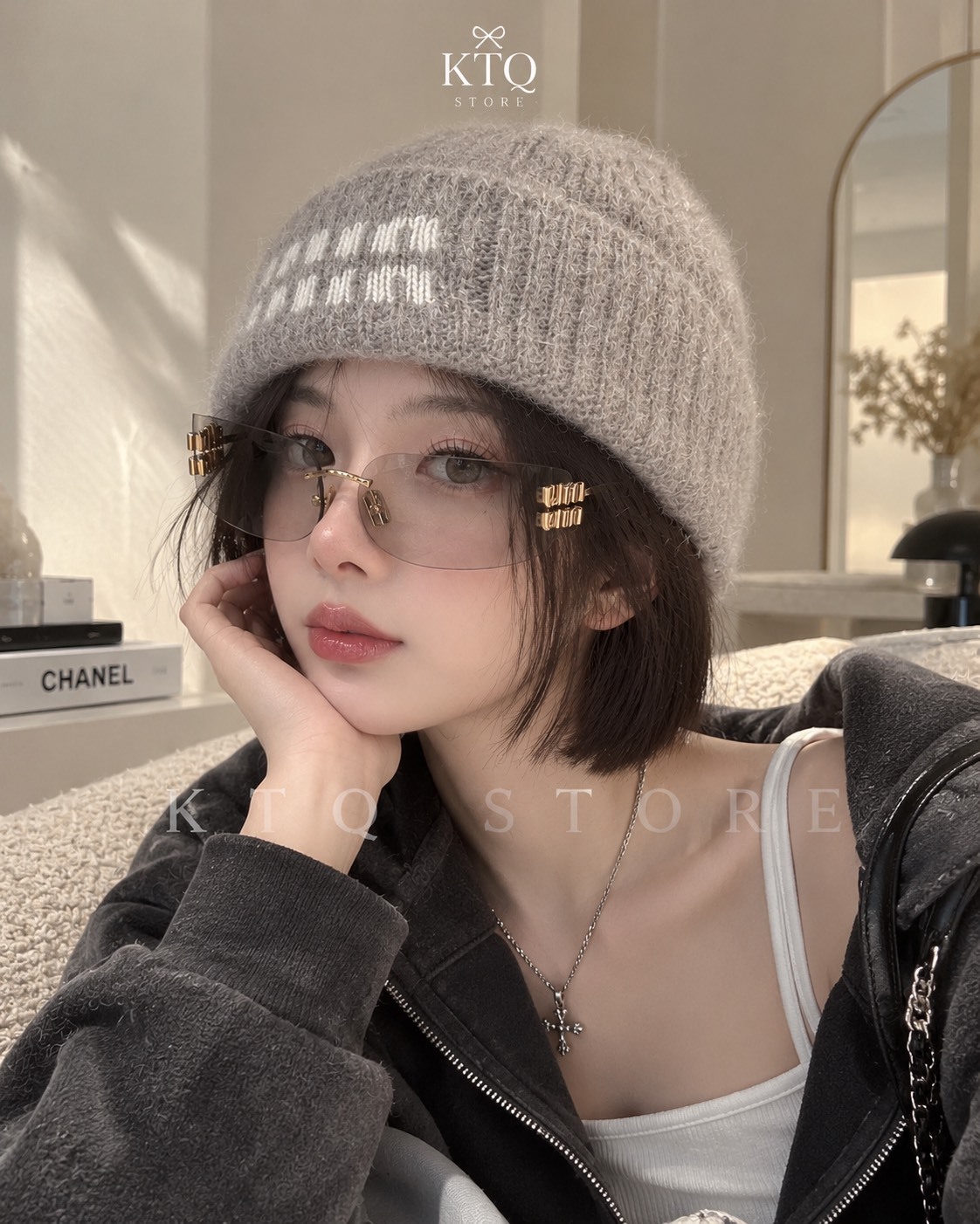 KTQ STORE ‧ MIU MIU 繆繆 嵌花徽標 馬海毛針織帽 男女同款／情侶款 灰色5HC3782CQDF0031