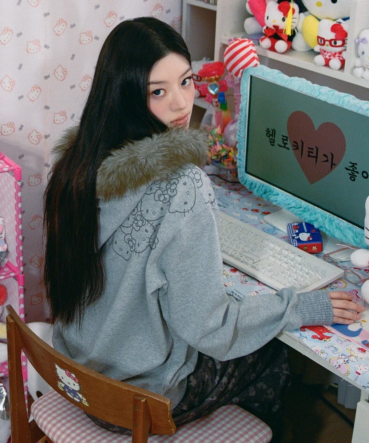 <萌幻聯動✨>韓國aeae x HELLO KITTY 🐱聯名系列  FUR ZIP UP HOODIE 毛毛連帽外套