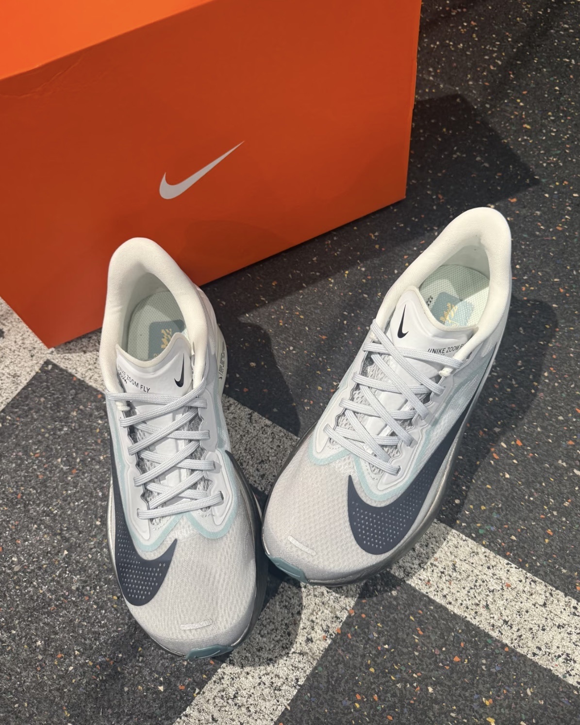 男鞋 NIKE ZOOM FLY 6 白灰 黃 奶油色 緩震 透氣 碳纖維 慢跑 運動鞋【FN8454-006】