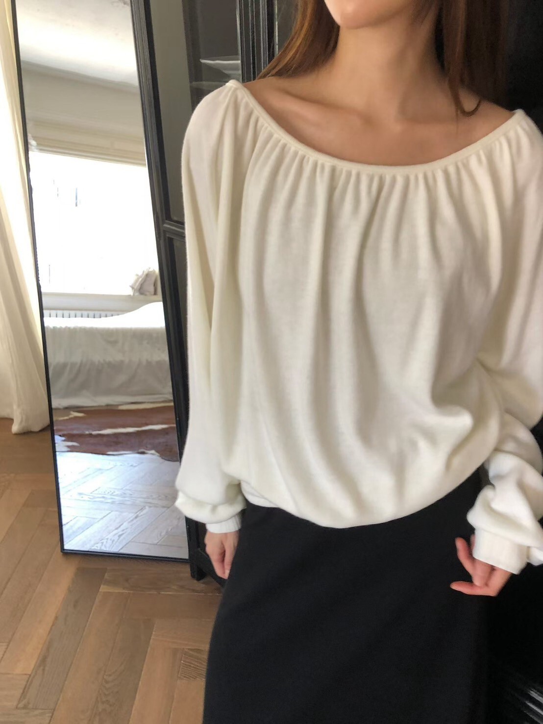 抓褶大圓領造型澎澎袖縮腰上衣 / 2色