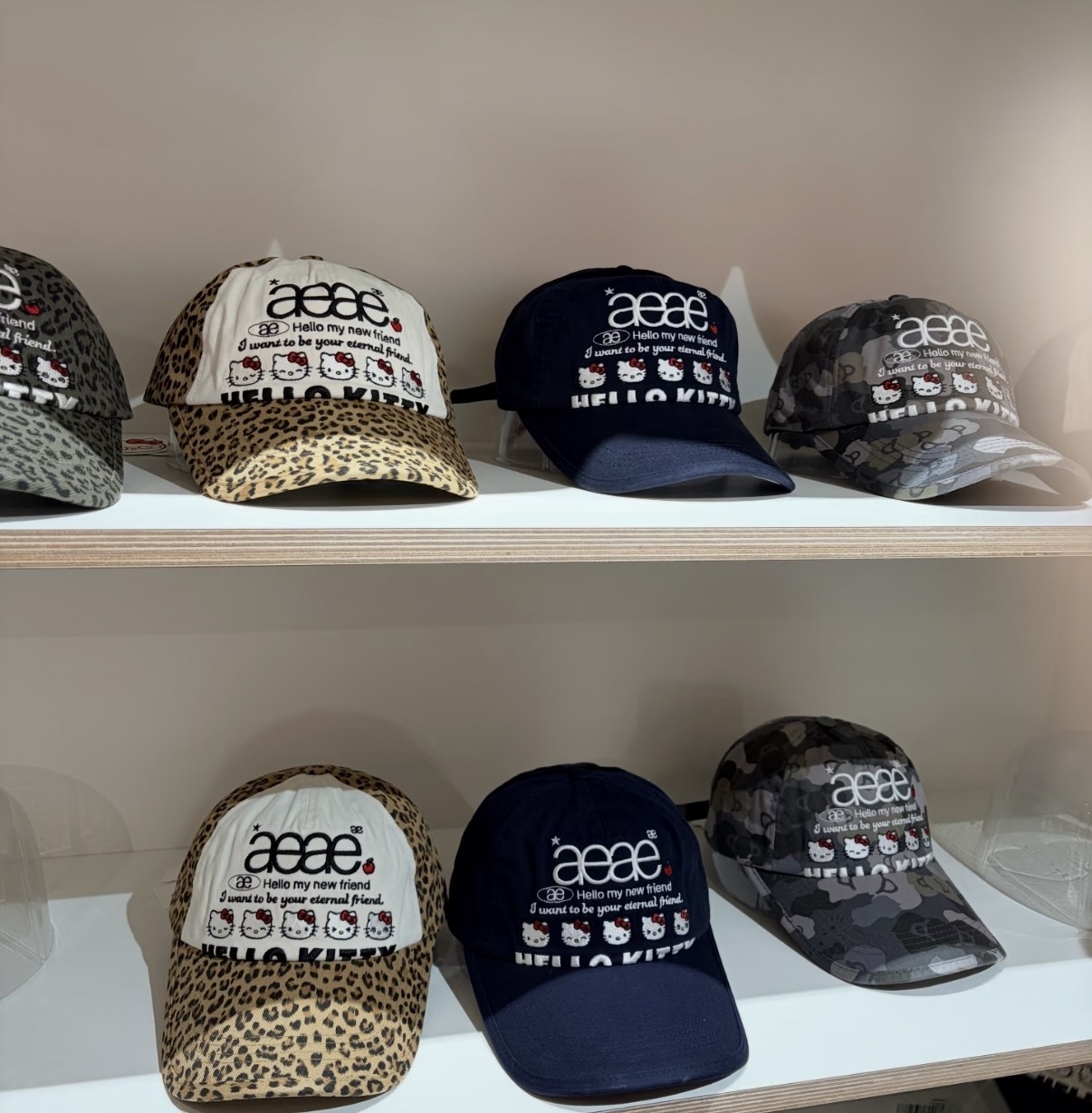 <萌幻聯動✨>韓國aeae x HELLO KITTY 🐱聯名系列 WEB LOGO 5 PANNEL CAP