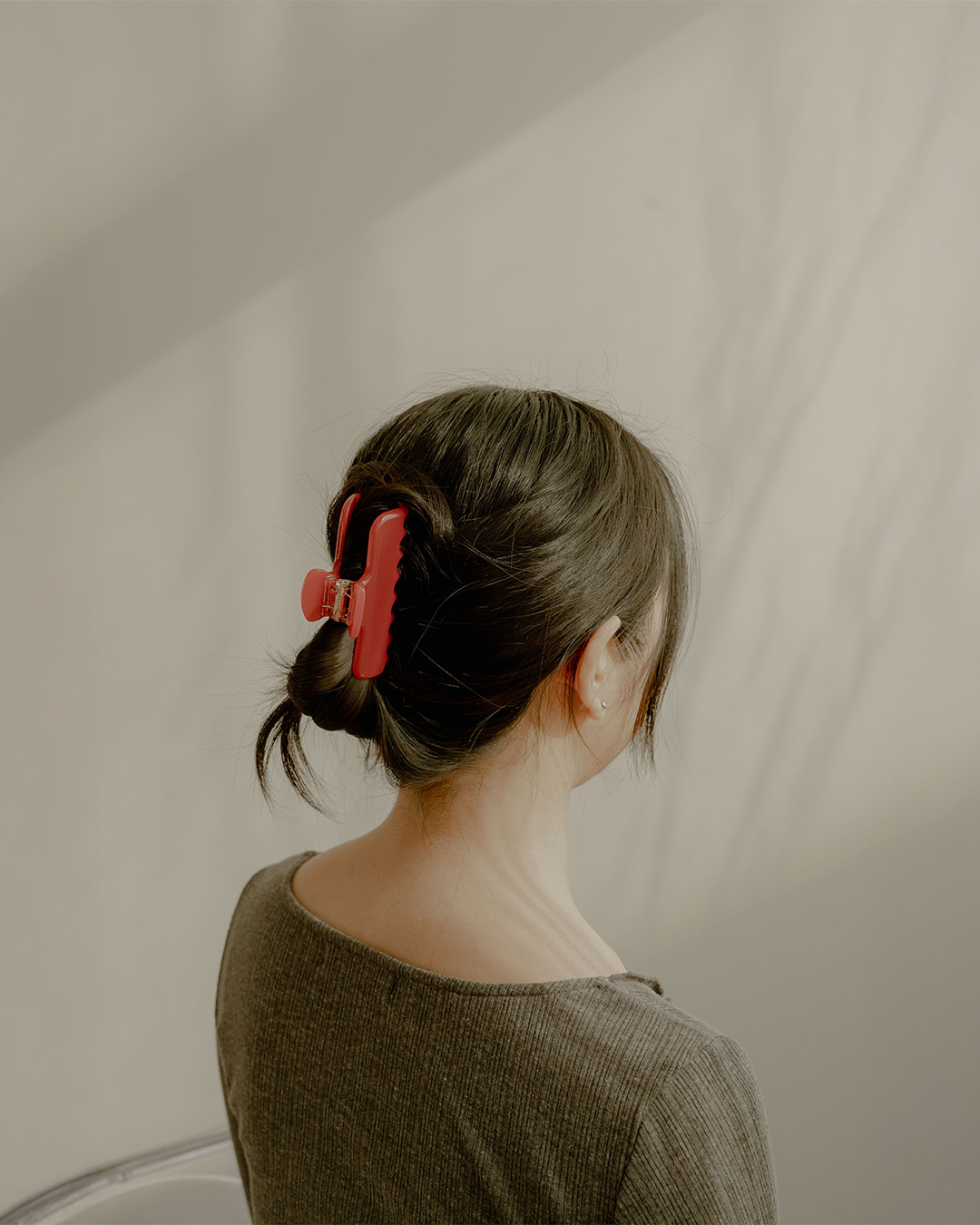 Glossy solid-color shark clip – available in four colors.【07090435】in stock+pre-order